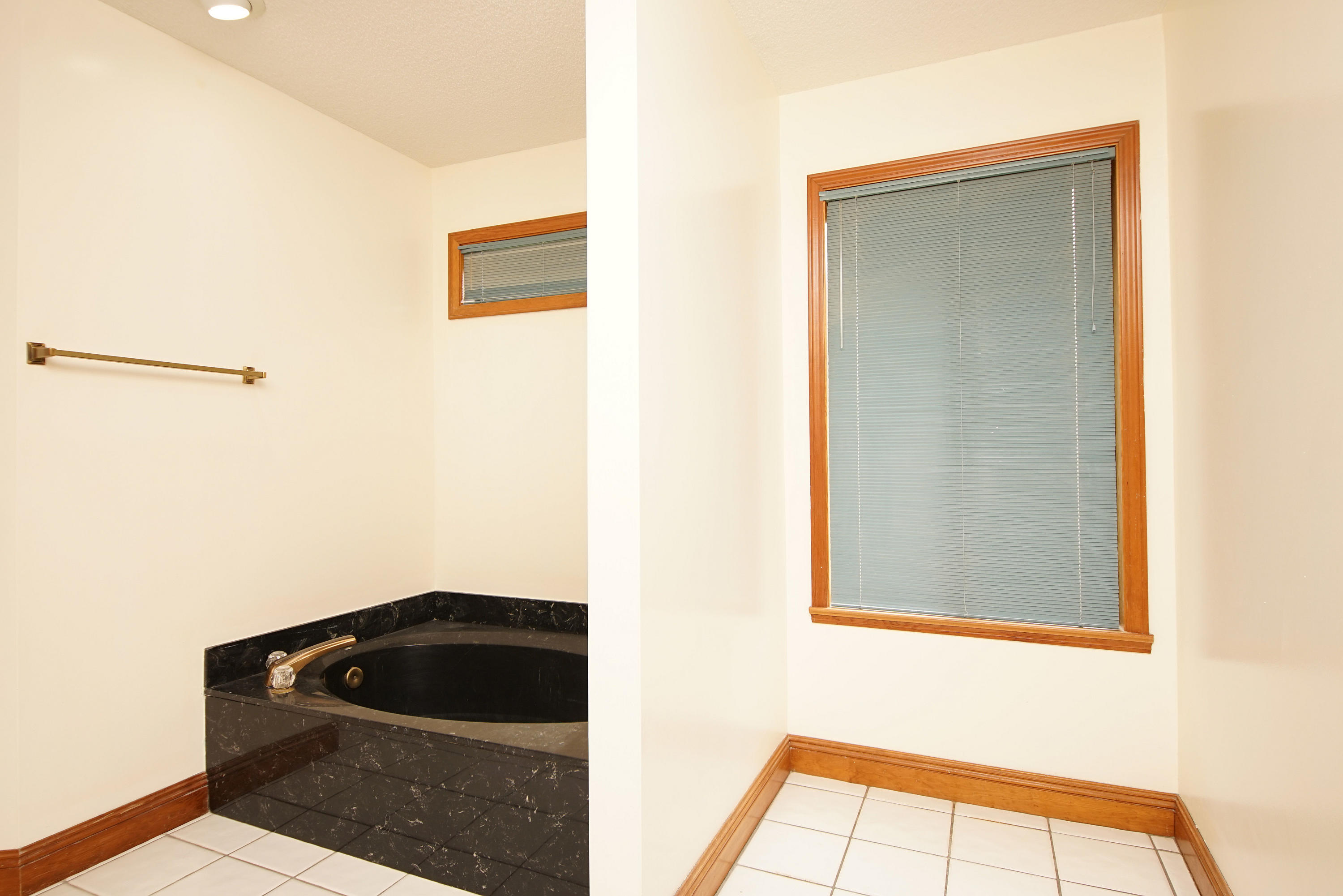 BLUEWATER BAY - Residential Lease