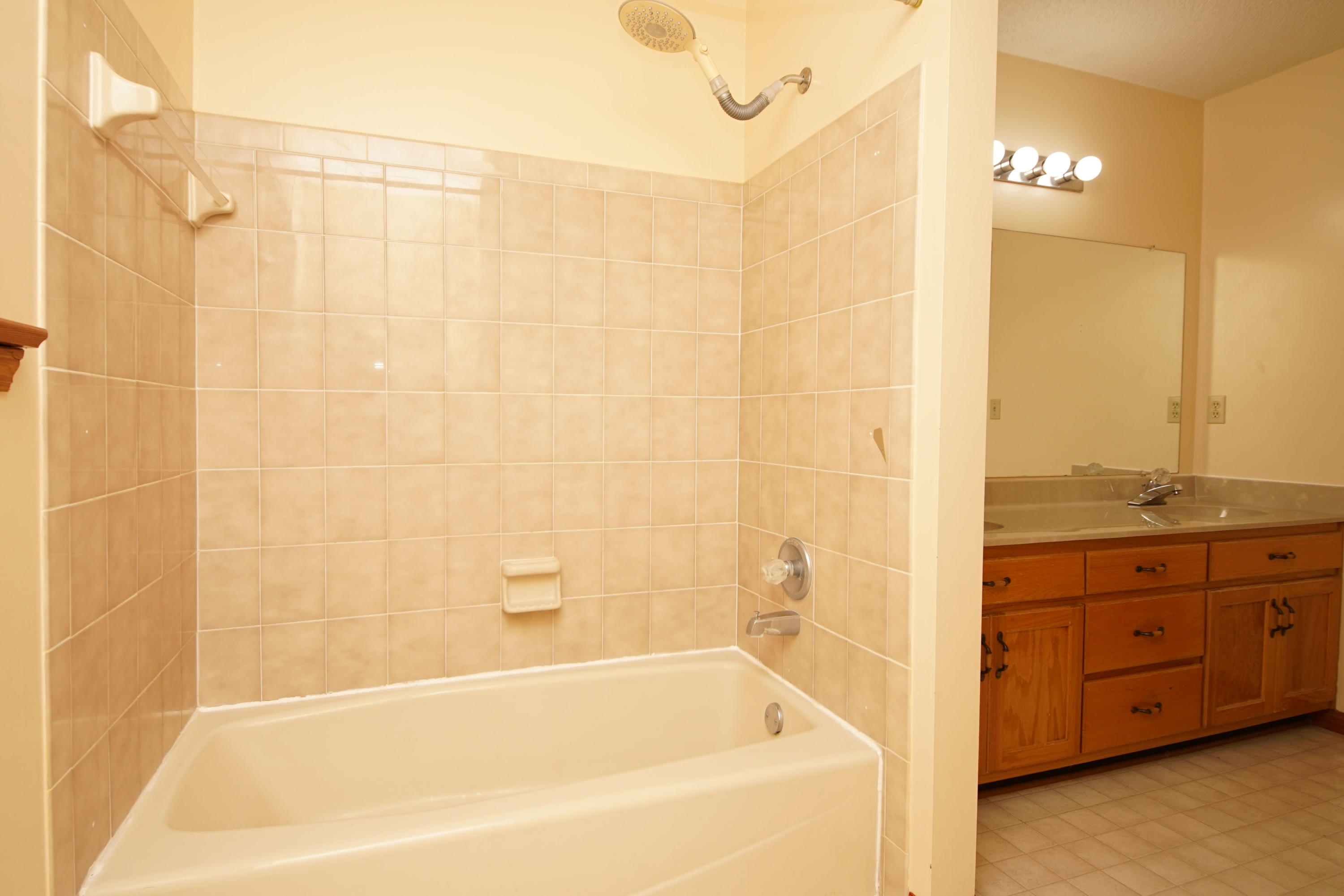 BLUEWATER BAY - Residential Lease