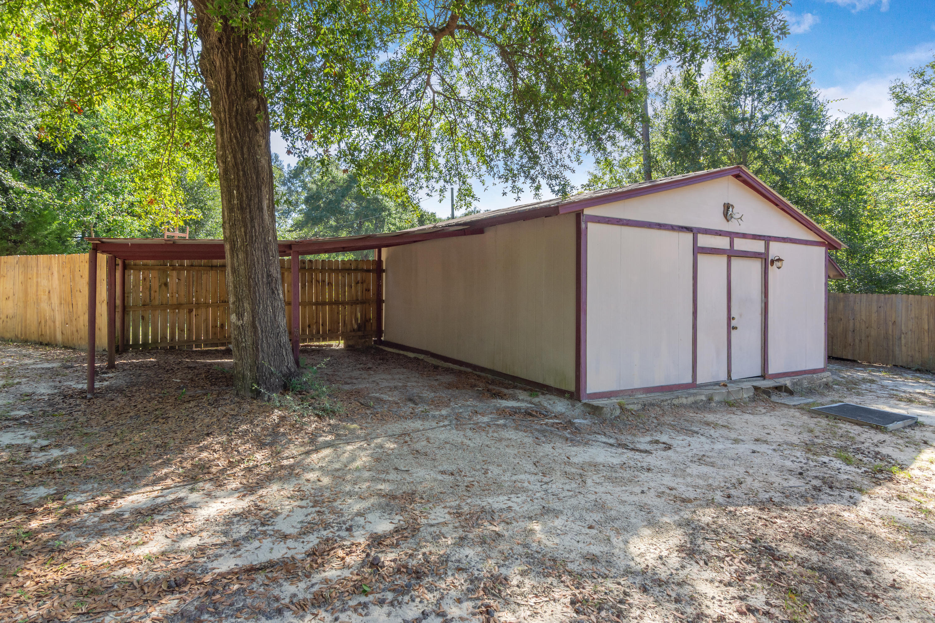 TOWN OF CRESTVIEW - Residential