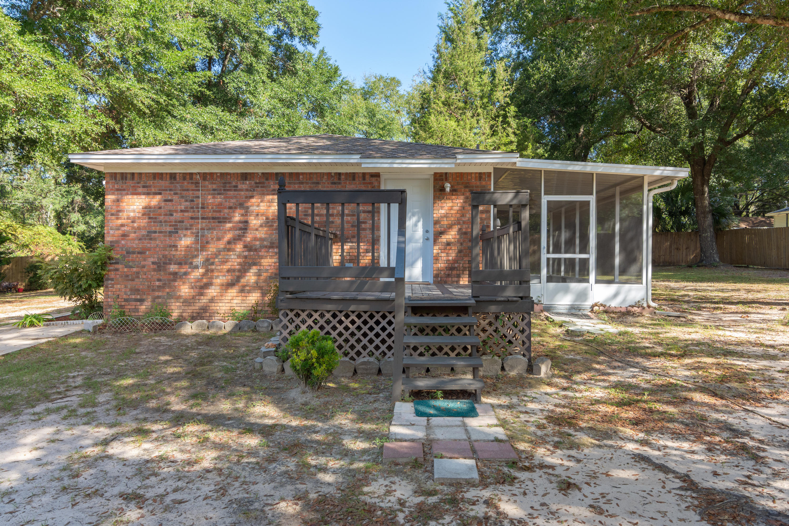 TOWN OF CRESTVIEW - Residential