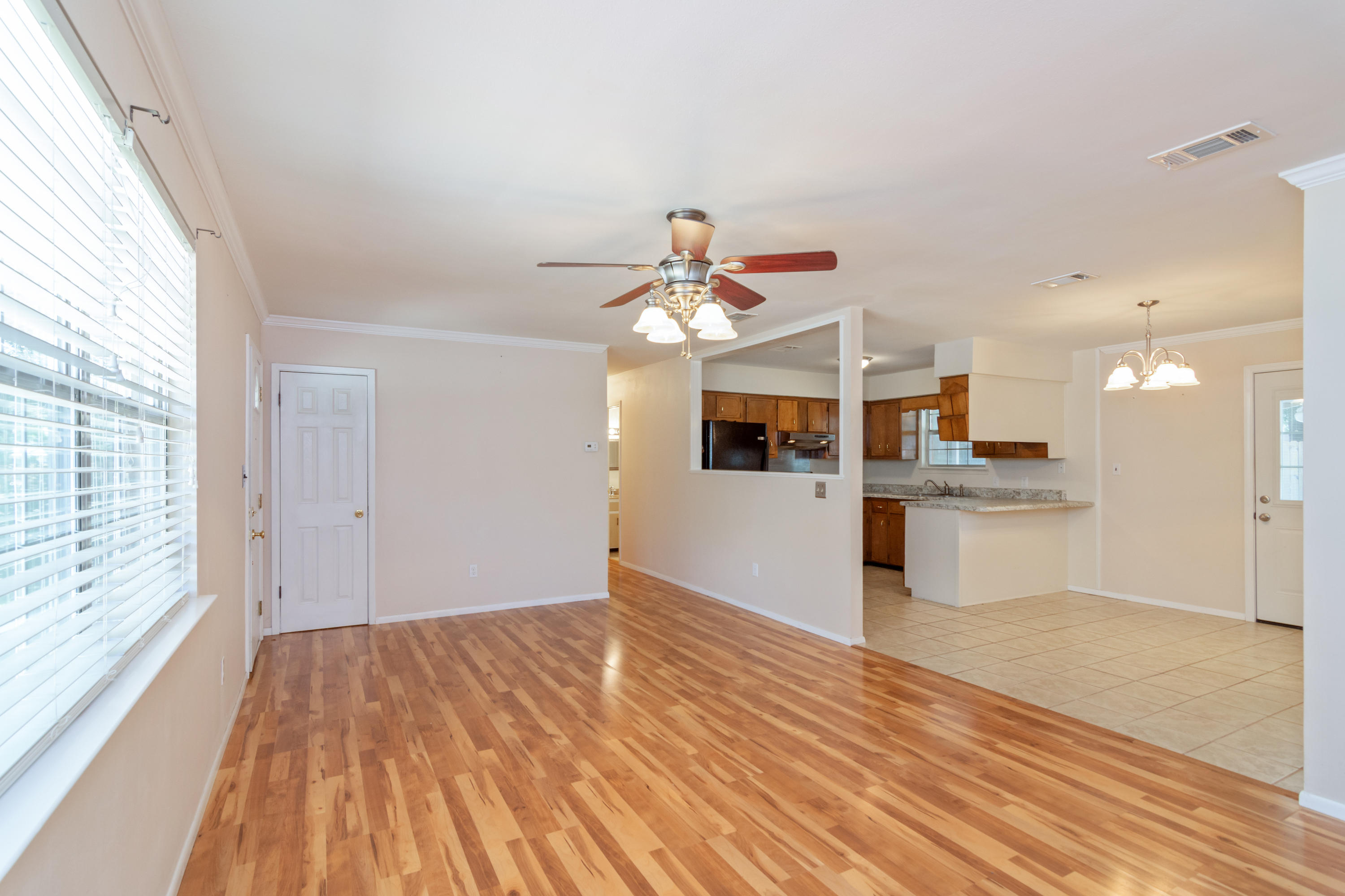 TOWN OF CRESTVIEW - Residential