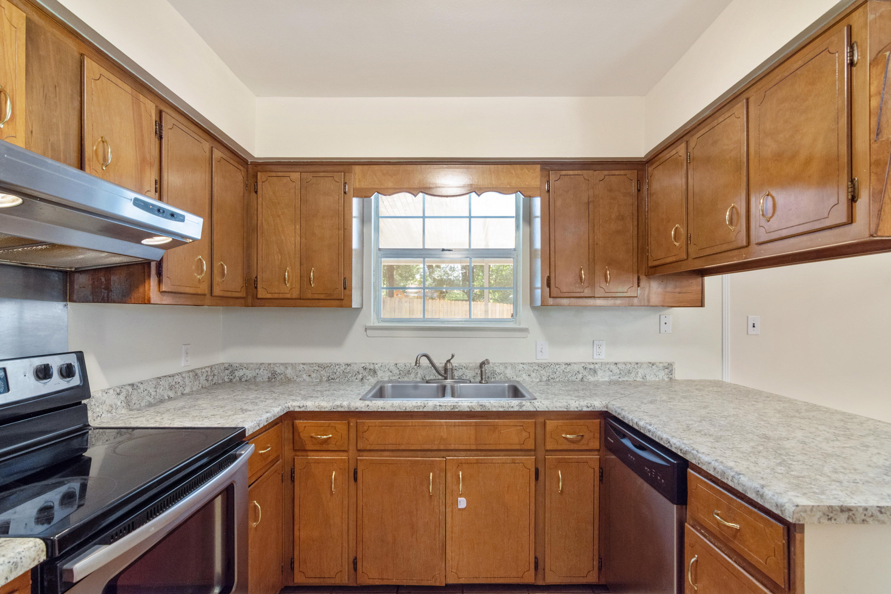 TOWN OF CRESTVIEW - Residential