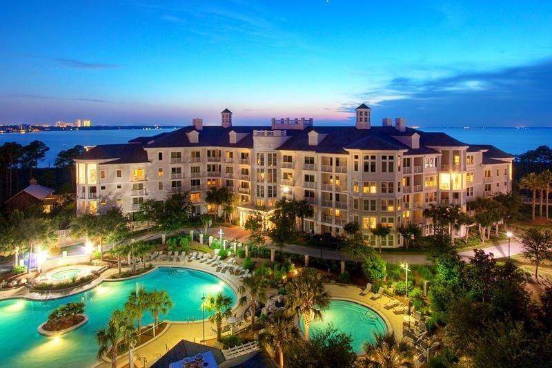 BAHIA CONDO - Residential