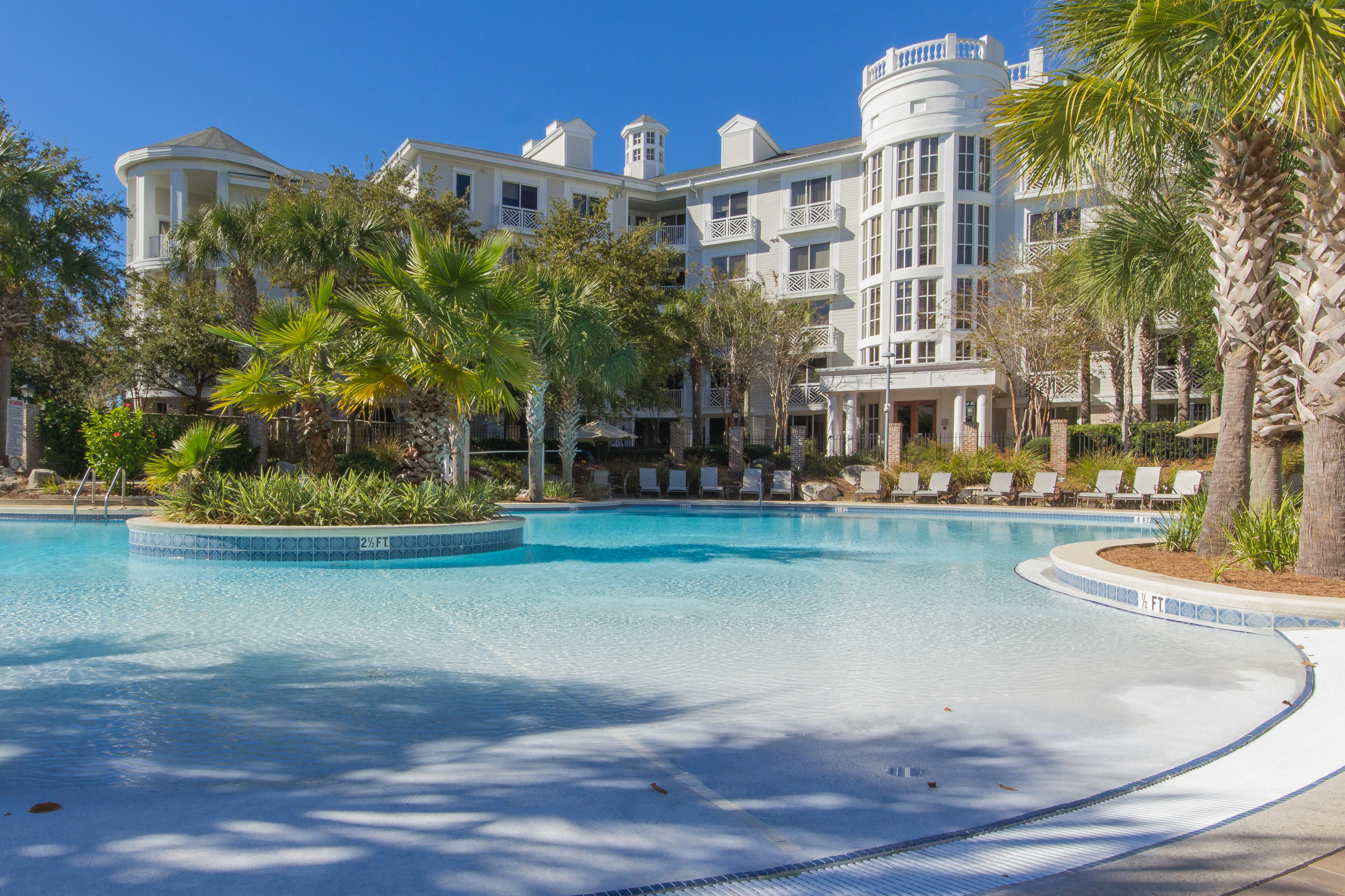 BAHIA CONDO - Residential