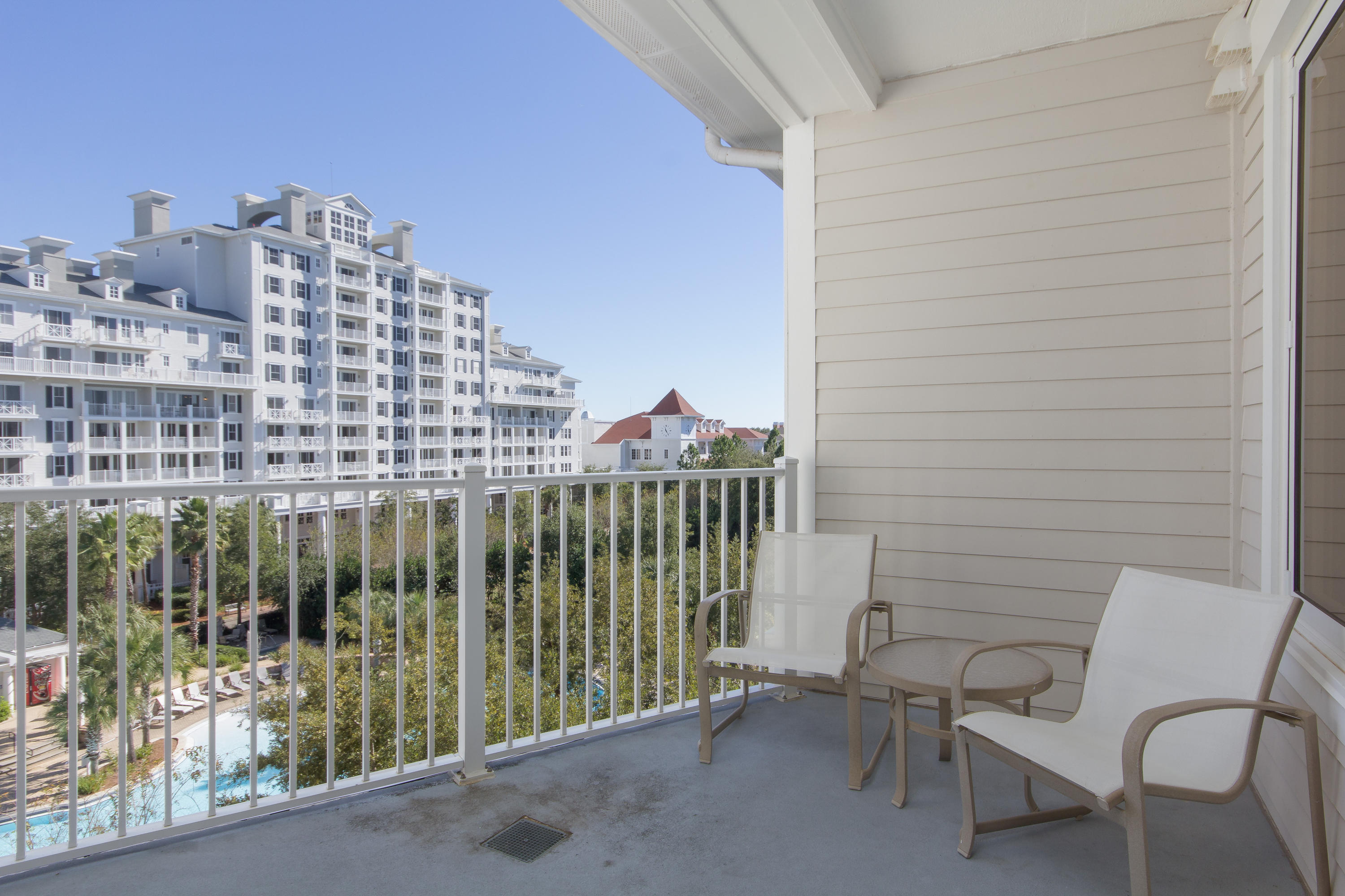 BAHIA CONDO - Residential