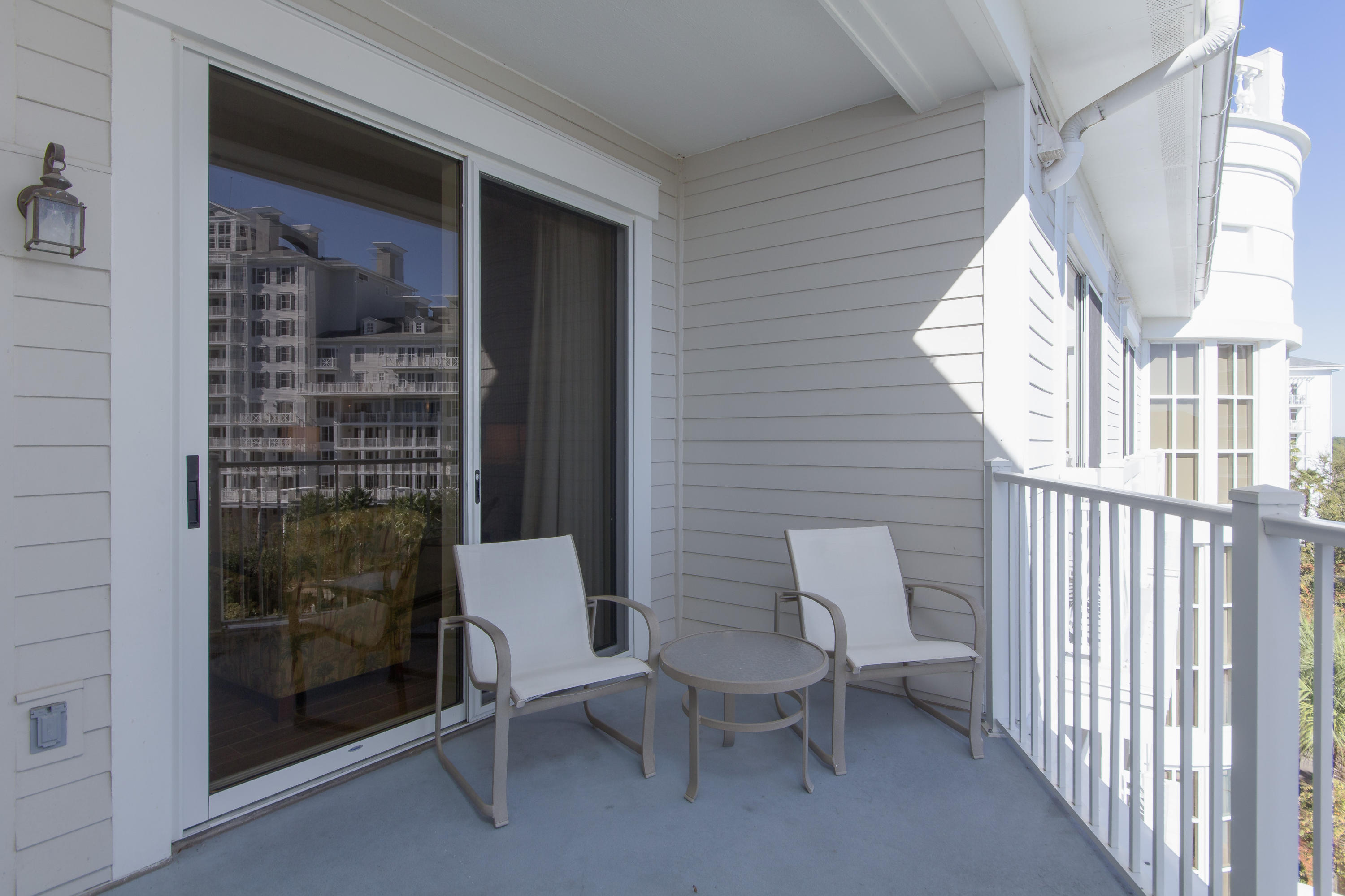 BAHIA CONDO - Residential