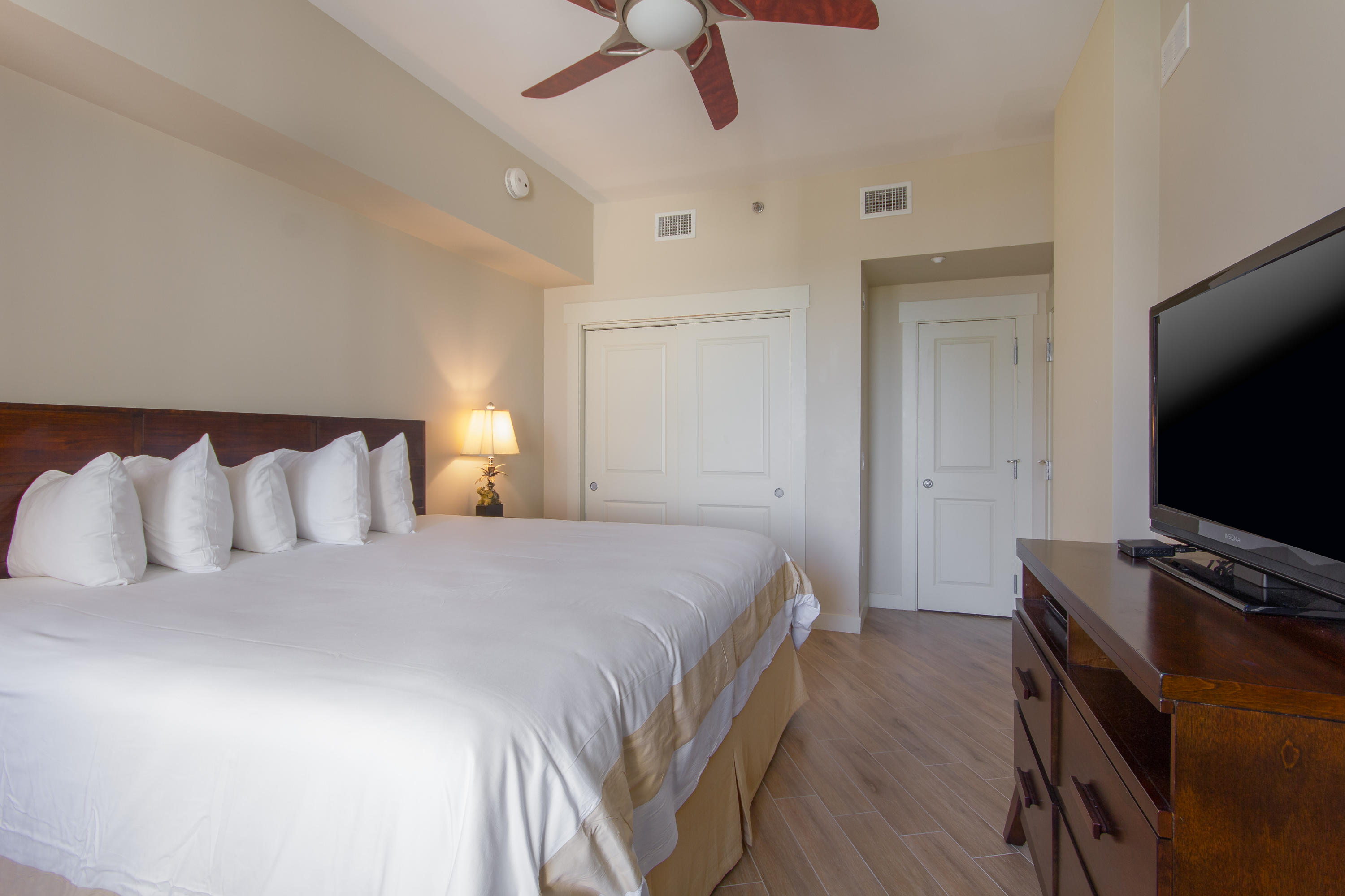 BAHIA CONDO - Residential