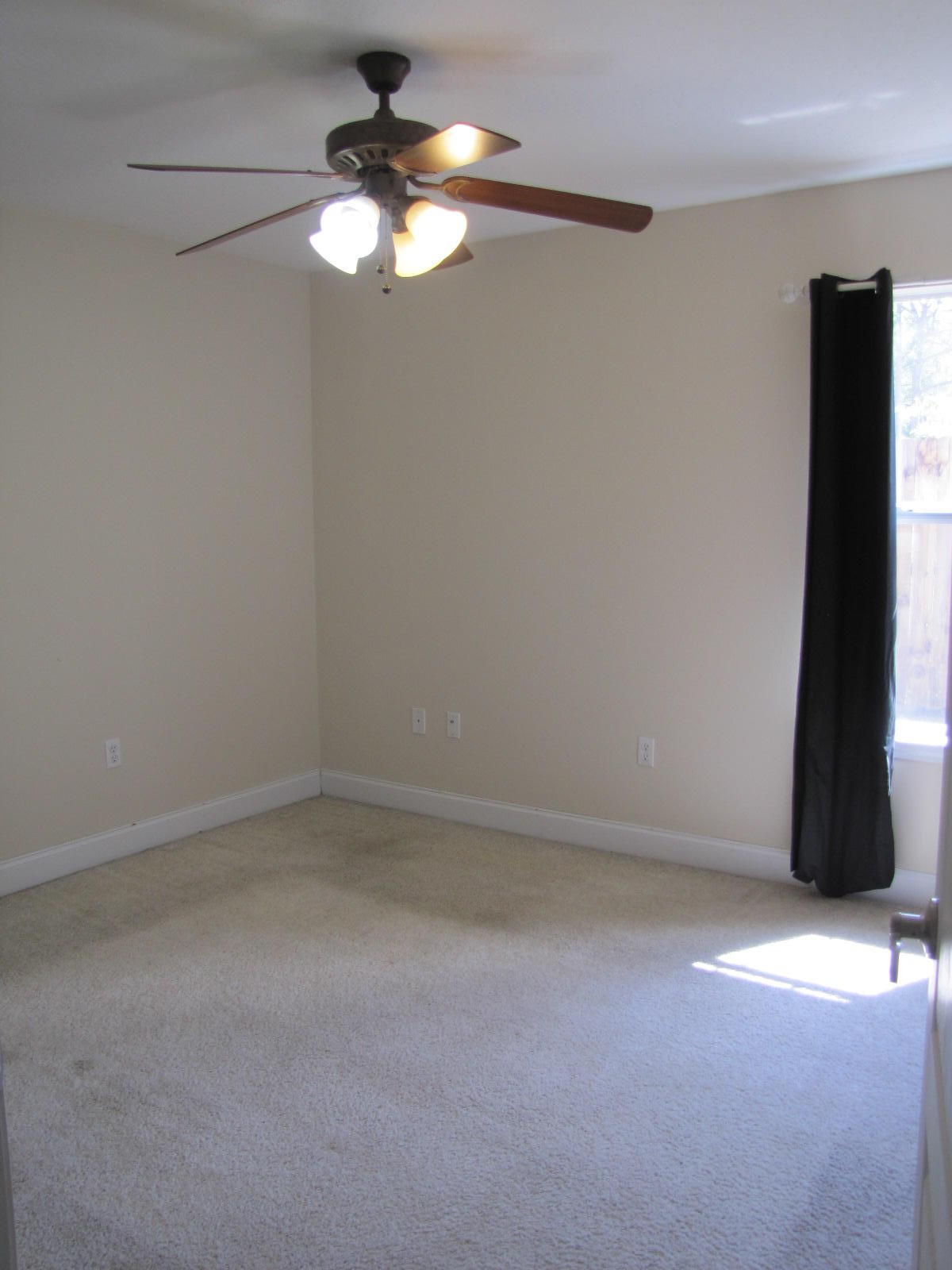 TRAILWOOD ESTATES - Residential Lease