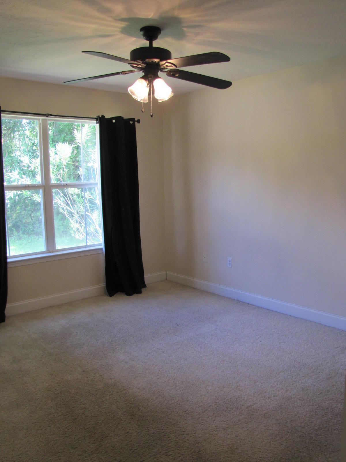 TRAILWOOD ESTATES - Residential Lease