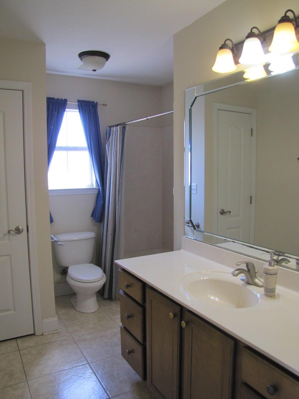 TRAILWOOD ESTATES - Residential Lease