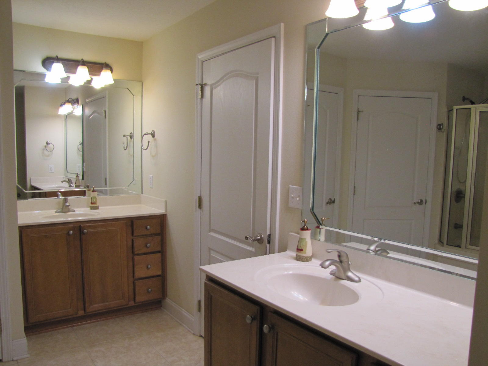 TRAILWOOD ESTATES - Residential Lease