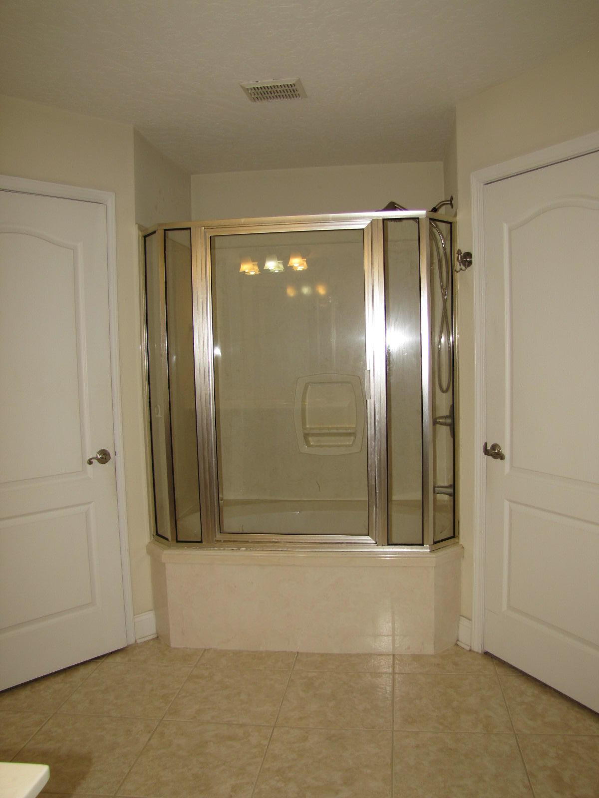 TRAILWOOD ESTATES - Residential Lease