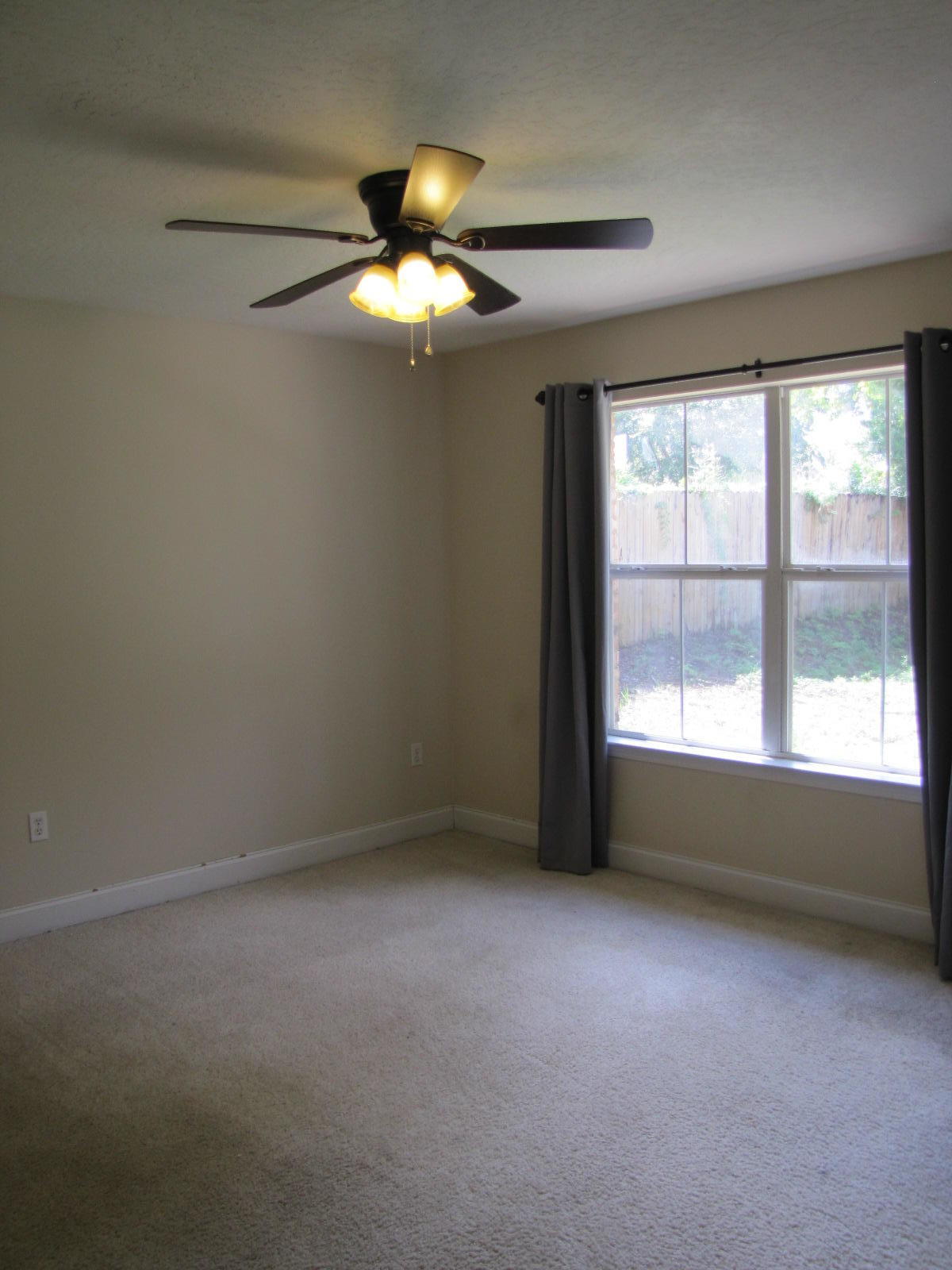 TRAILWOOD ESTATES - Residential Lease