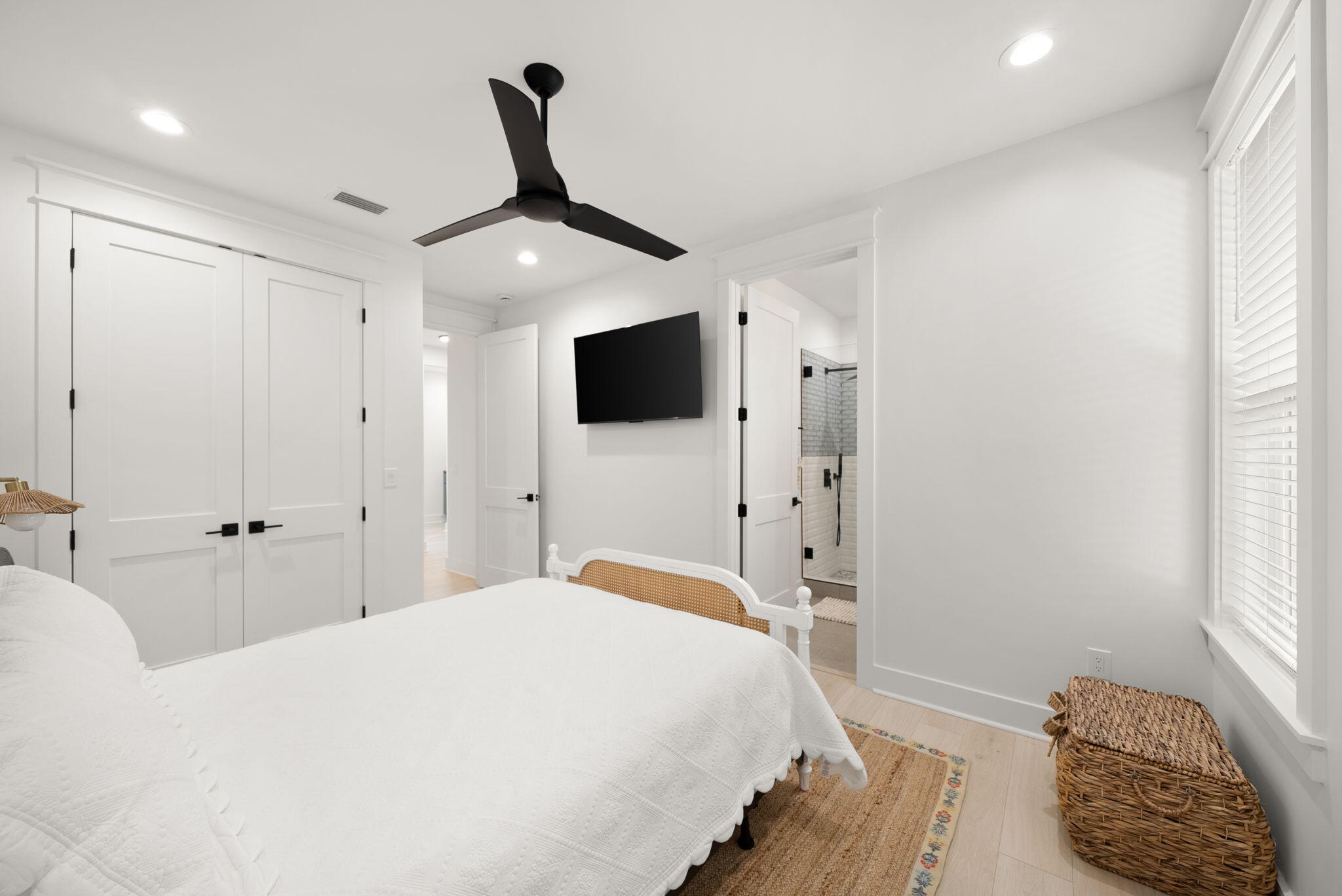 TREETOP VILLAGE - Residential