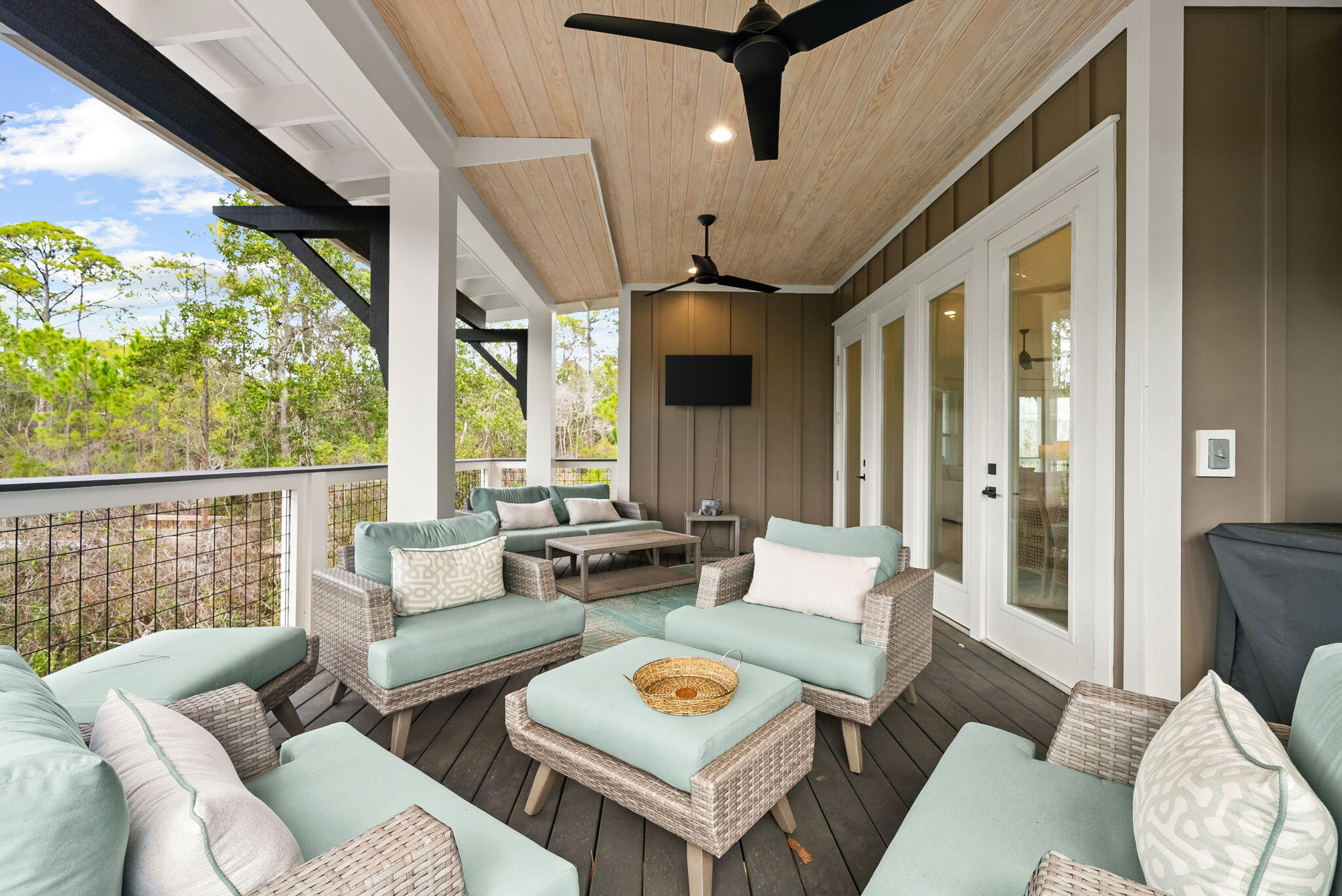 TREETOP VILLAGE - Residential