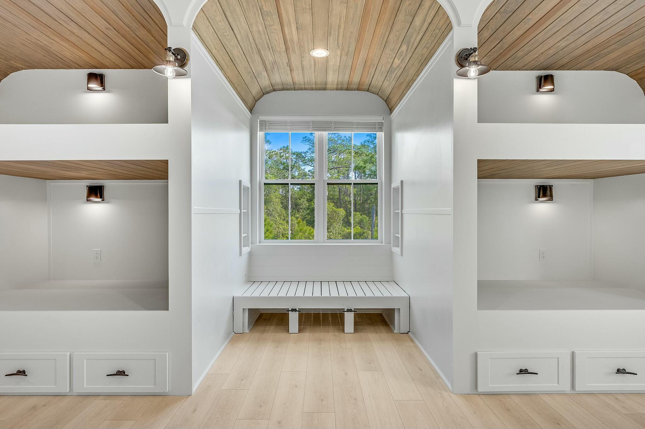 TREETOP VILLAGE - Residential