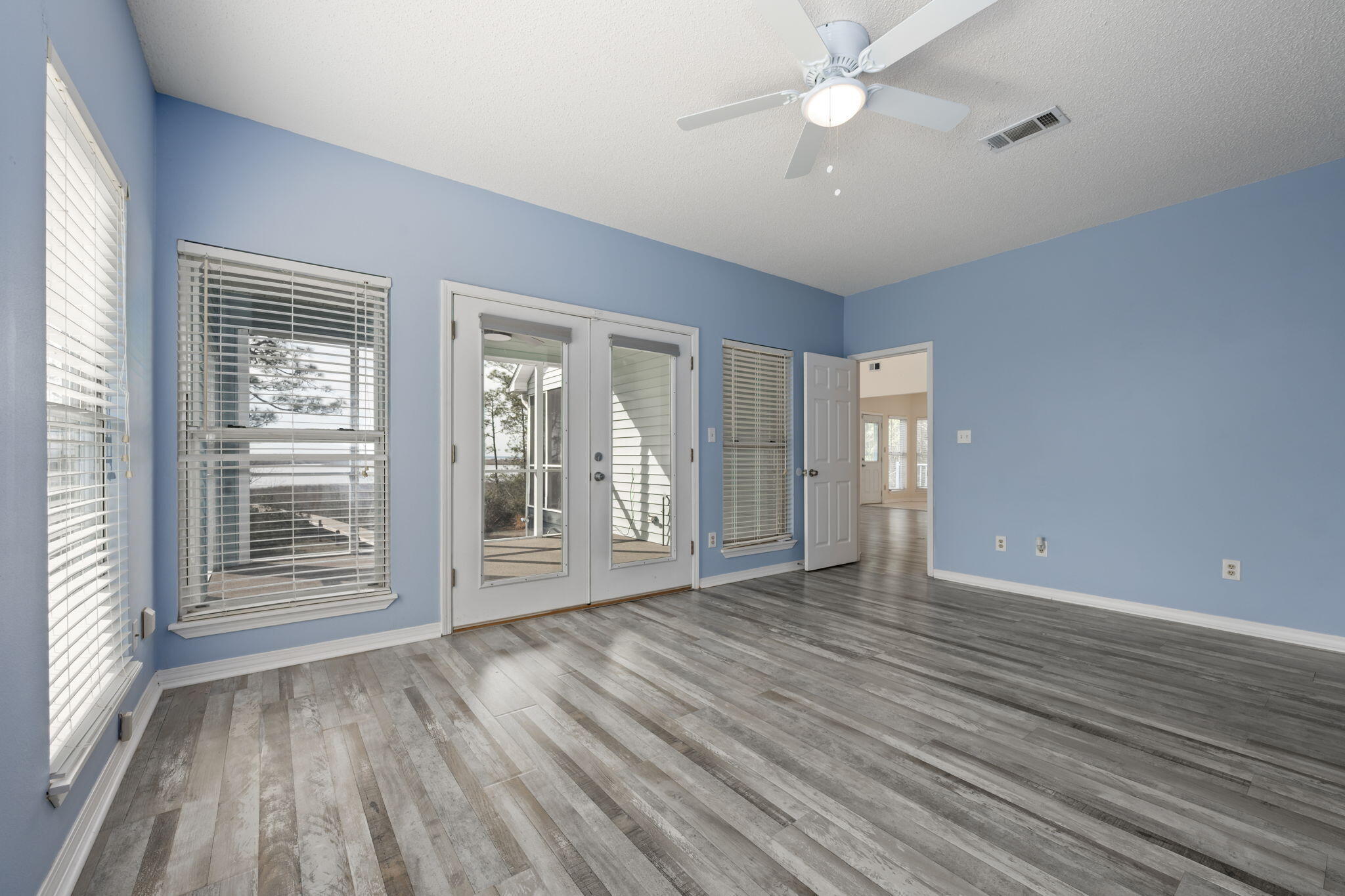 AVALON BEACH - Residential