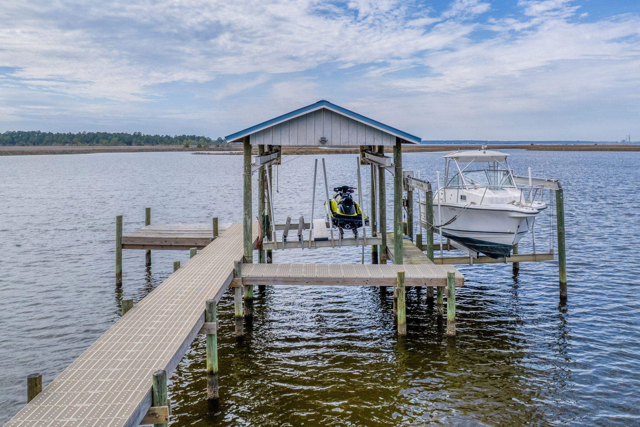 AVALON BEACH - Residential