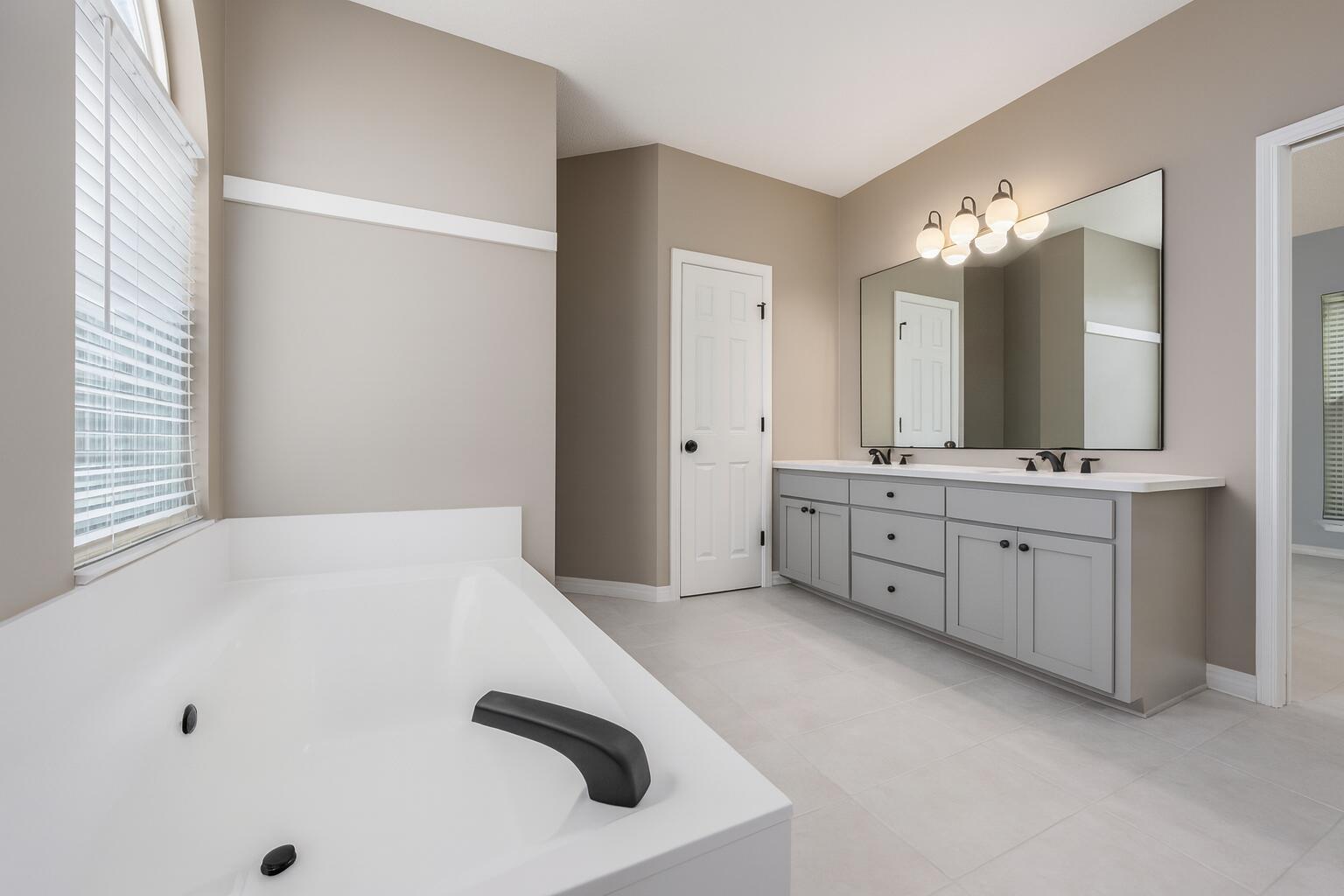 AVALON BEACH - Residential