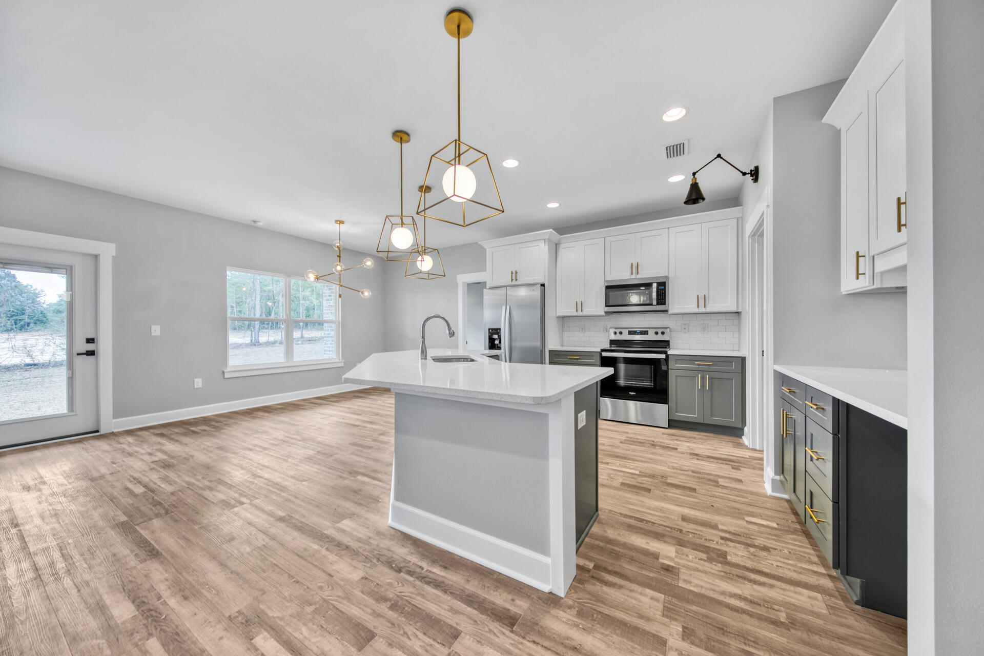 MOSSY OAKS - Residential