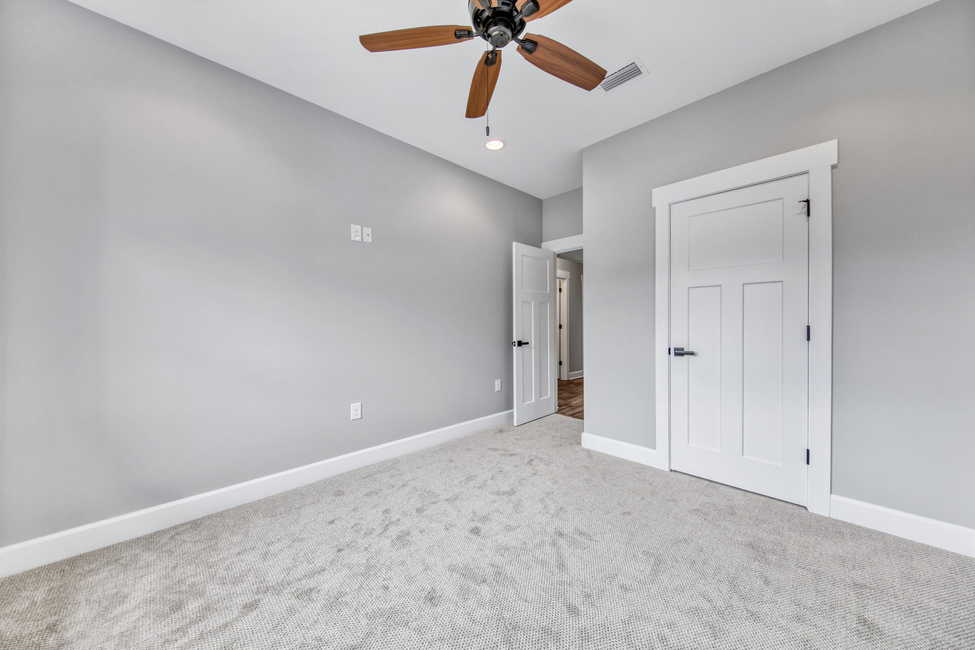 MOSSY OAKS - Residential