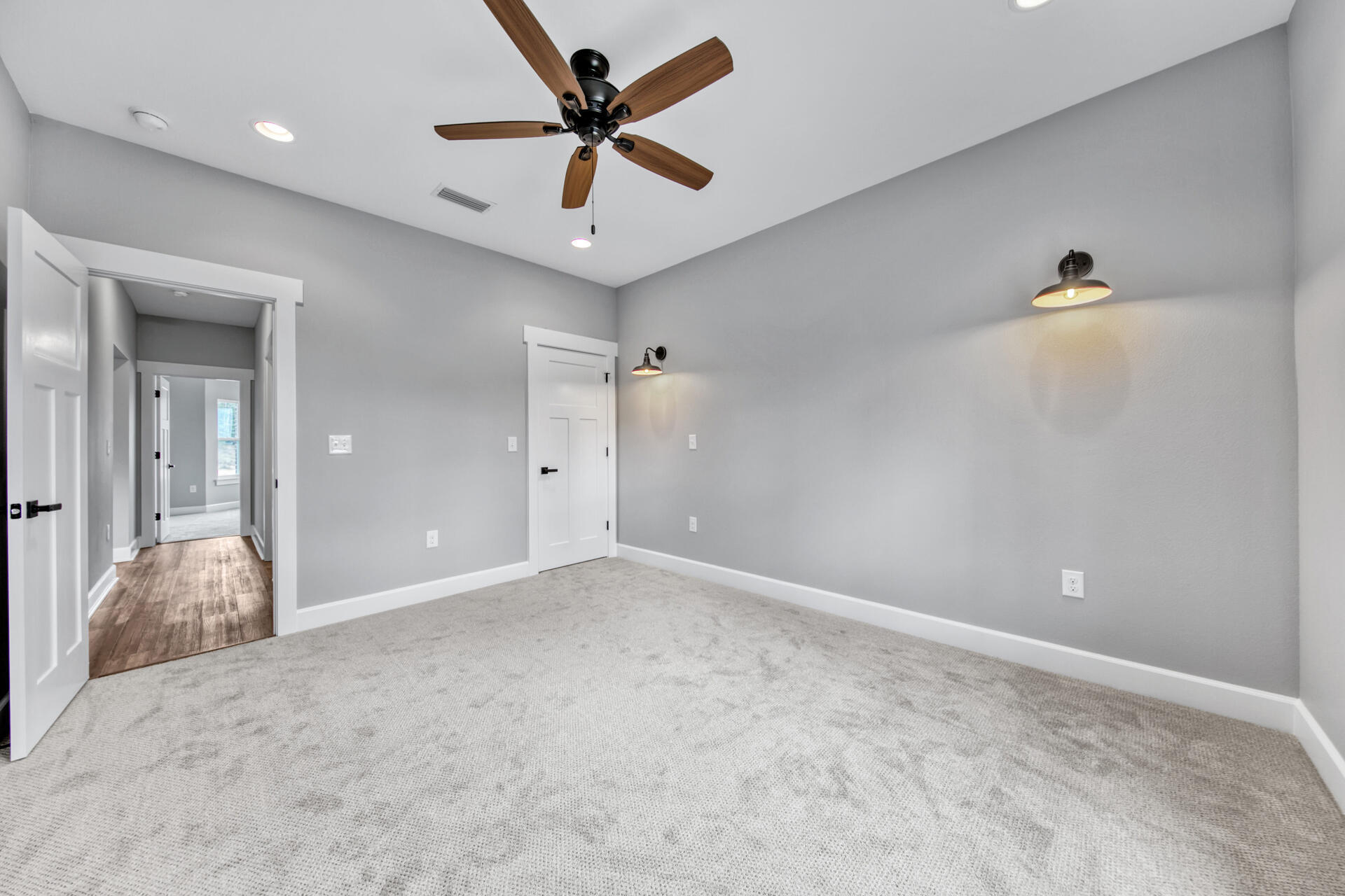 MOSSY OAKS - Residential