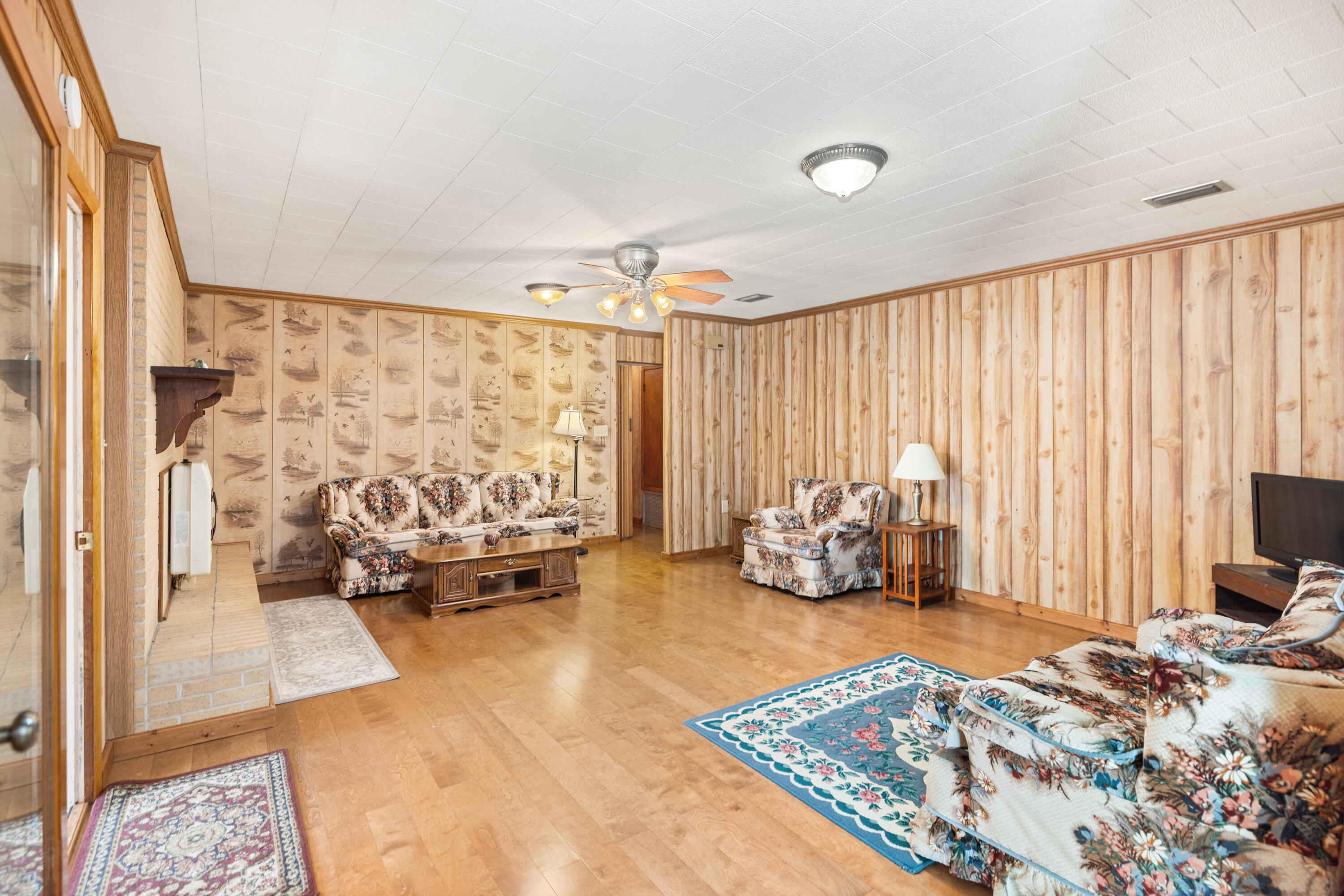 NO RECORDED SUBDIVISION - Residential