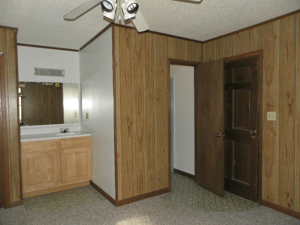 RACETRACK ROAD - Residential