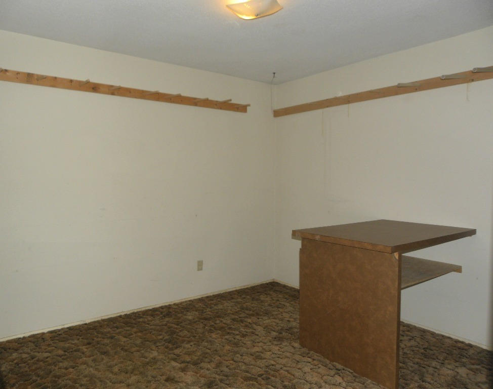 RACETRACK ROAD - Residential