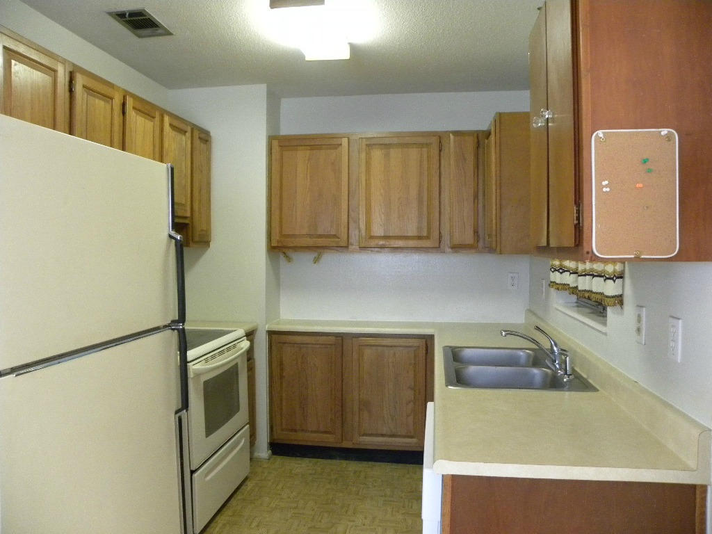 RACETRACK ROAD - Residential