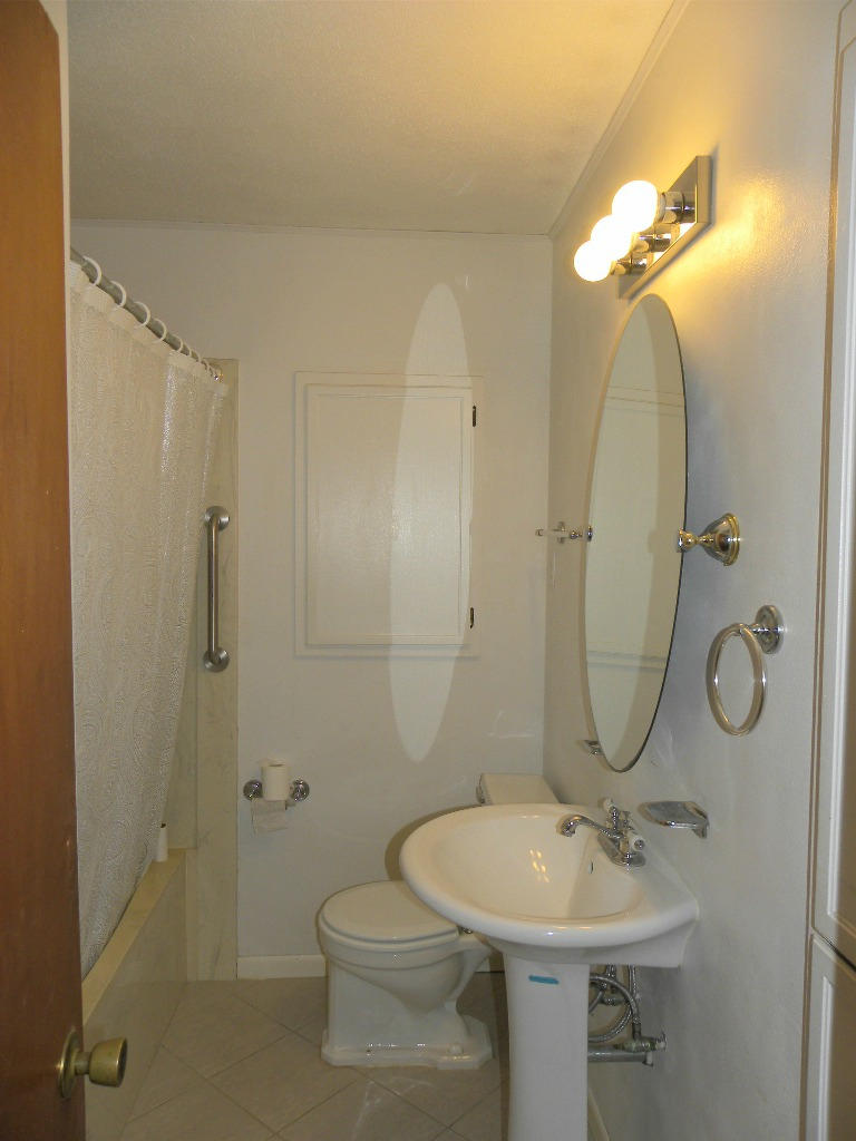 RACETRACK ROAD - Residential