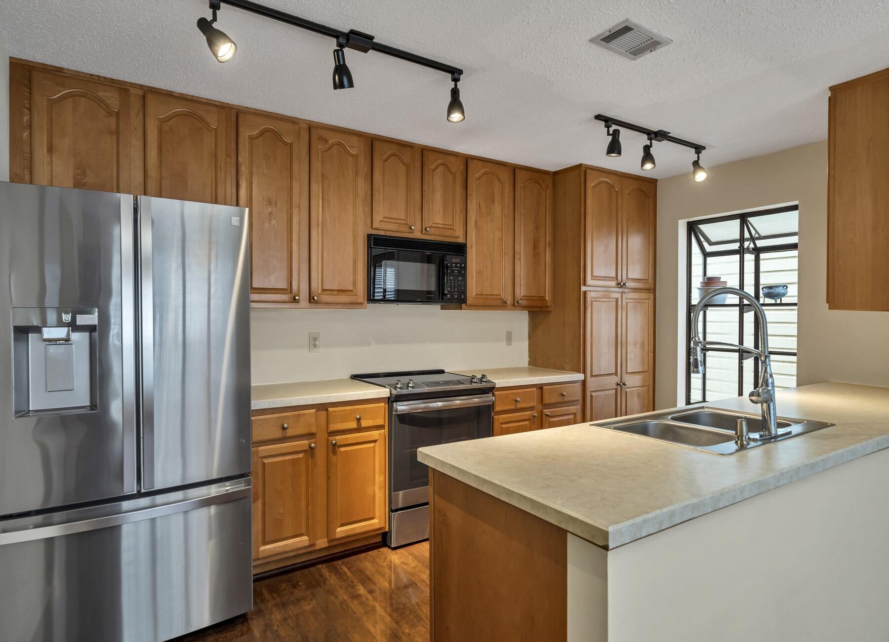 DONLABROOK GARDYNS - Residential