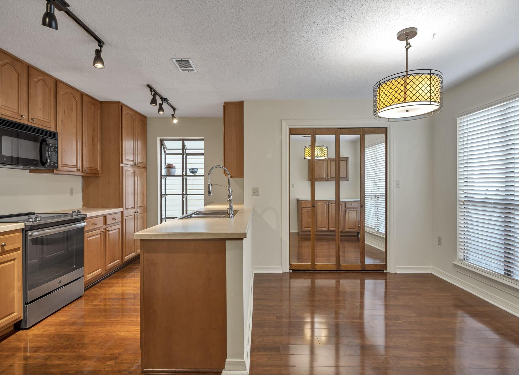 DONLABROOK GARDYNS - Residential