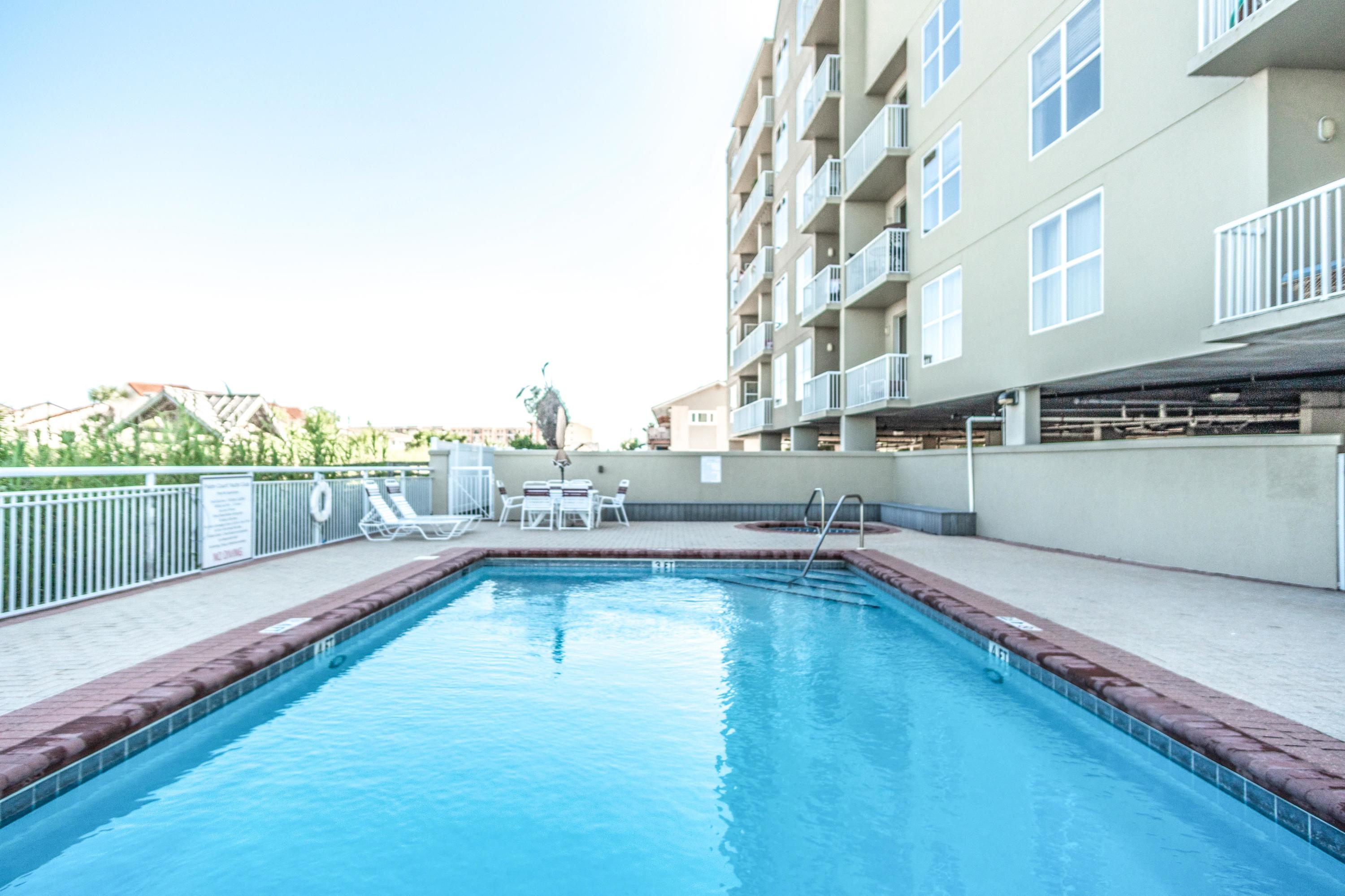 PALM COURT YACHT CLUB - Residential