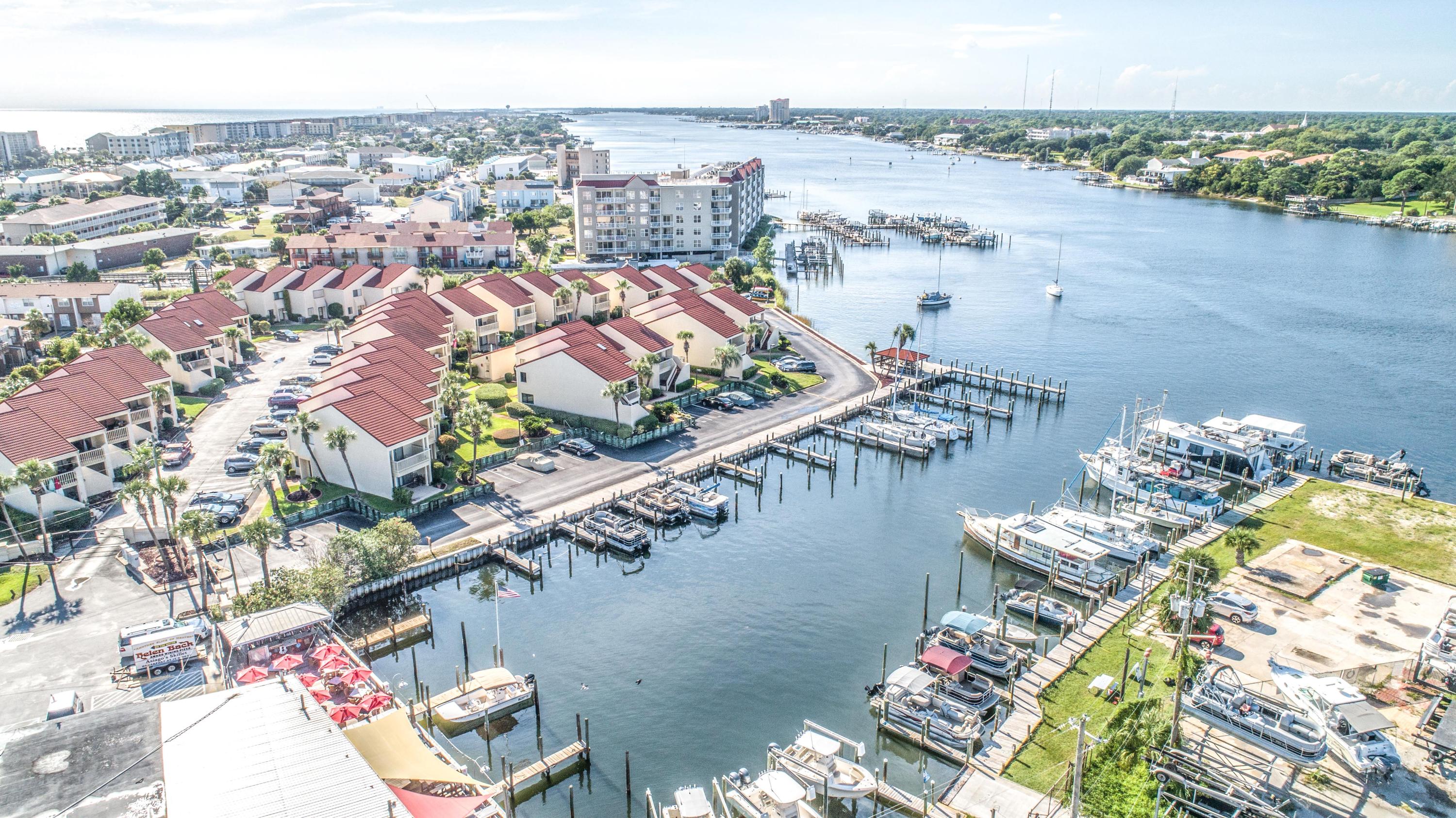 PALM COURT YACHT CLUB - Residential