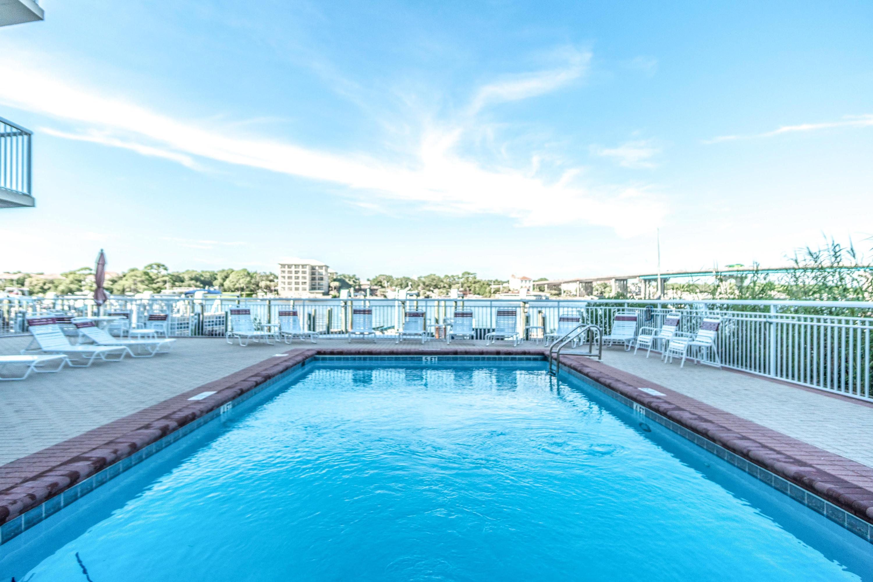 PALM COURT YACHT CLUB - Residential