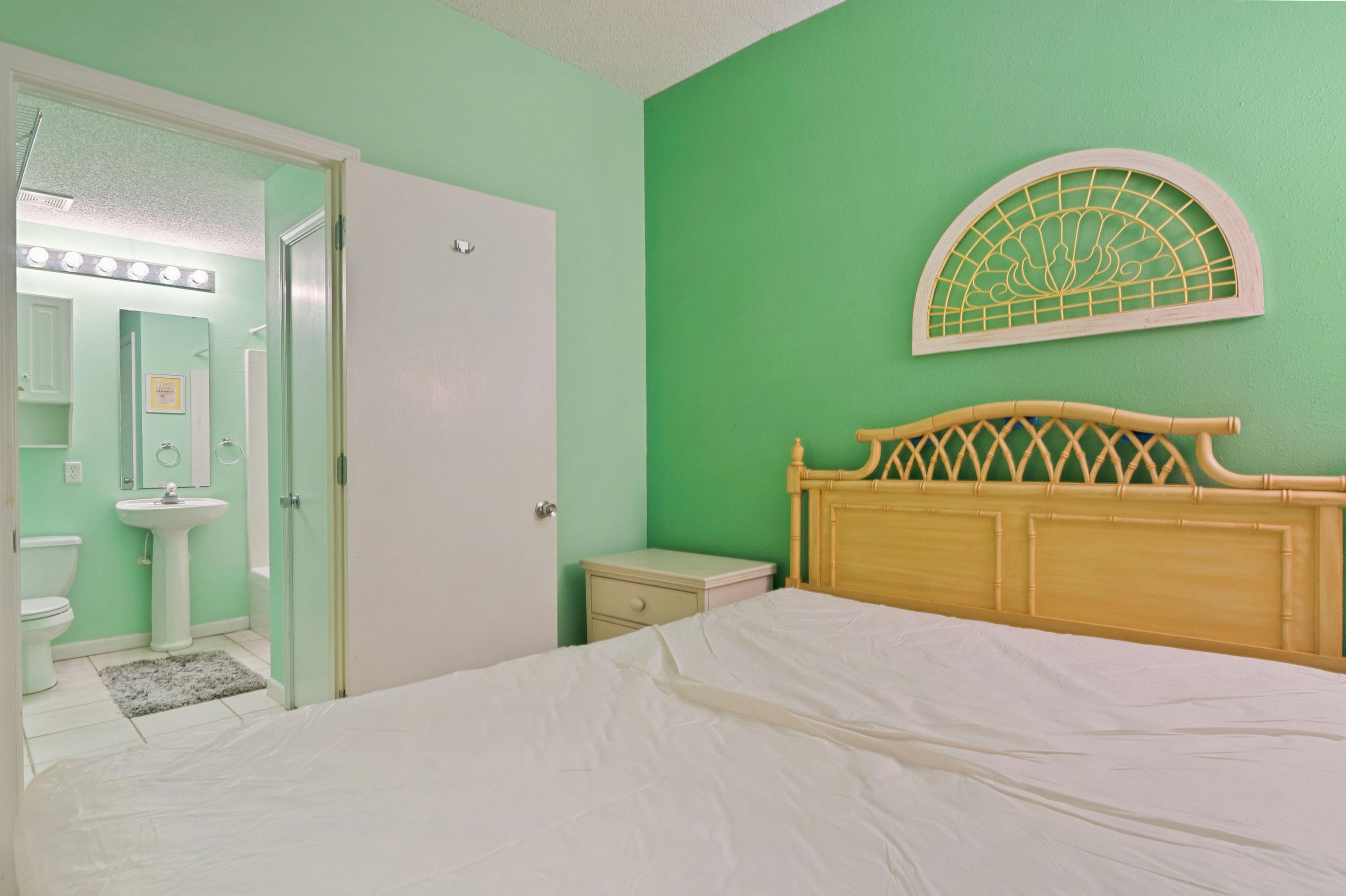 PALM COURT YACHT CLUB - Residential