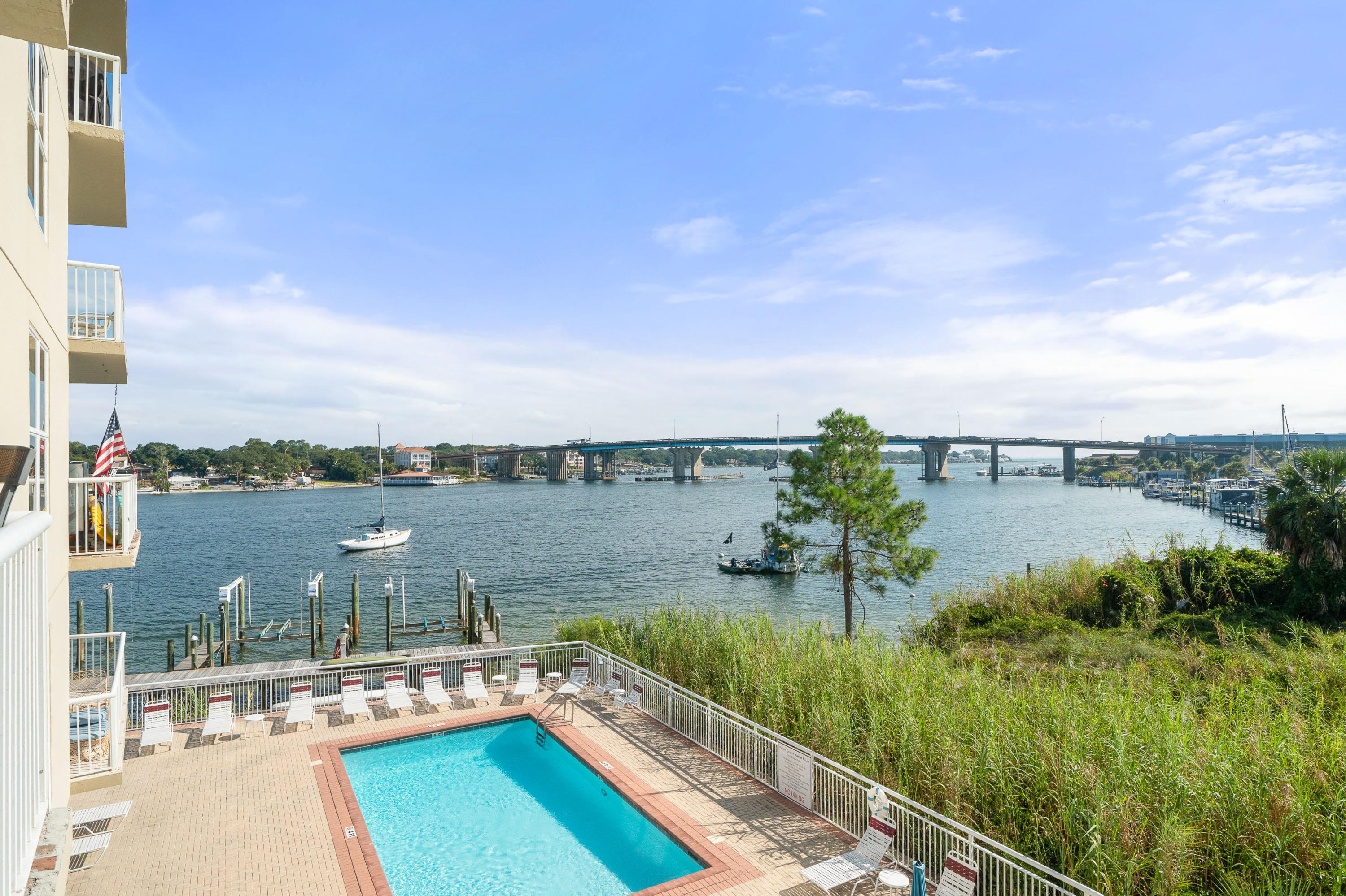 PALM COURT YACHT CLUB - Residential