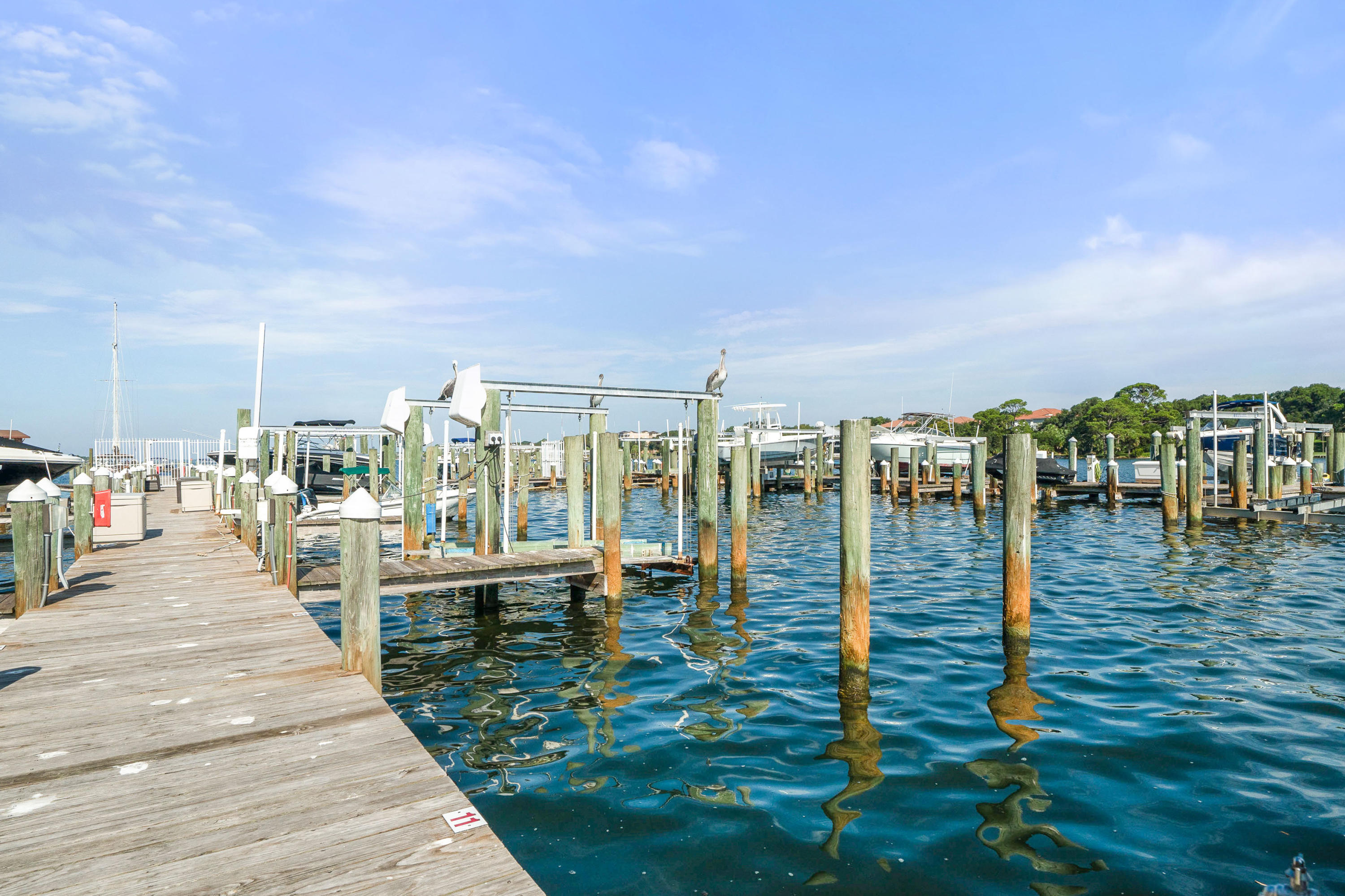 PALM COURT YACHT CLUB - Residential