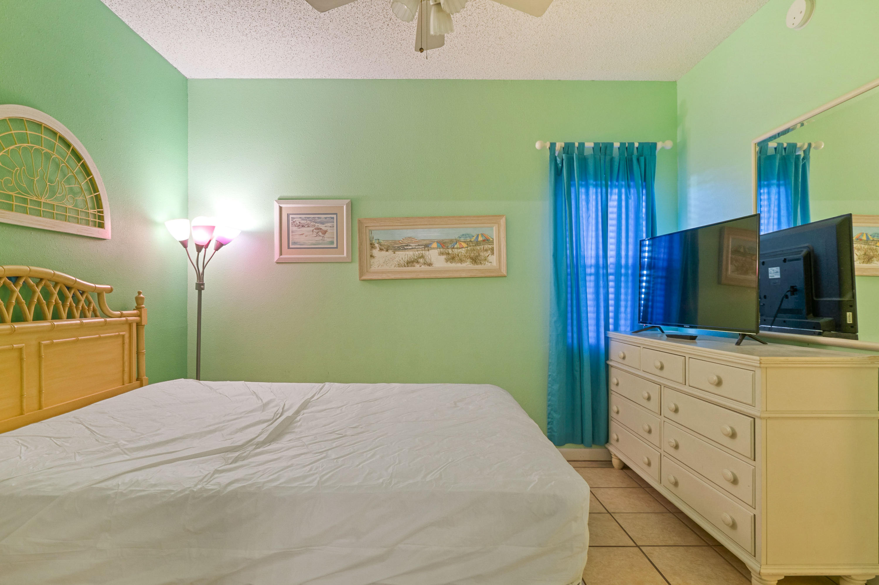 PALM COURT YACHT CLUB - Residential