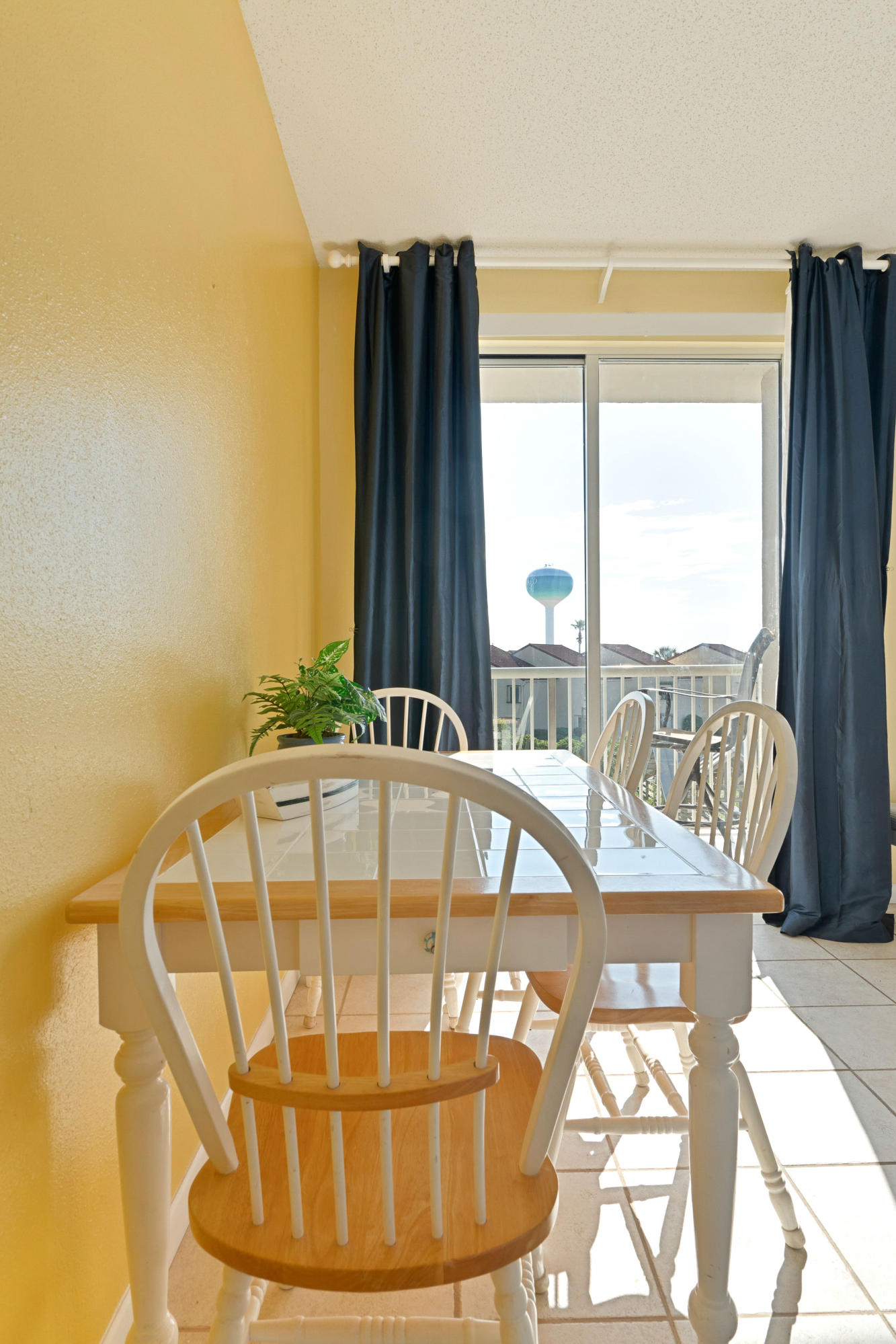 PALM COURT YACHT CLUB - Residential