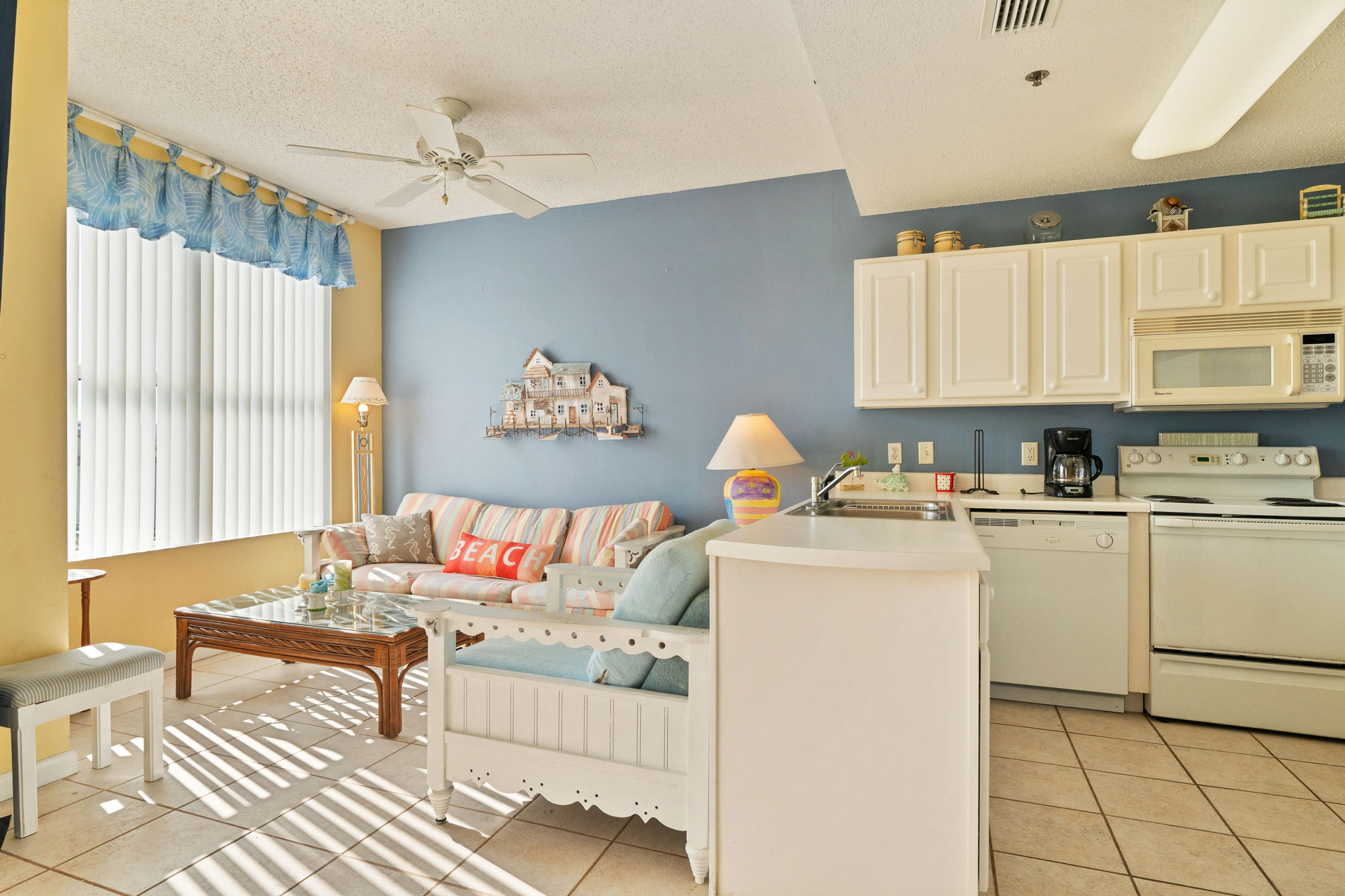 PALM COURT YACHT CLUB - Residential