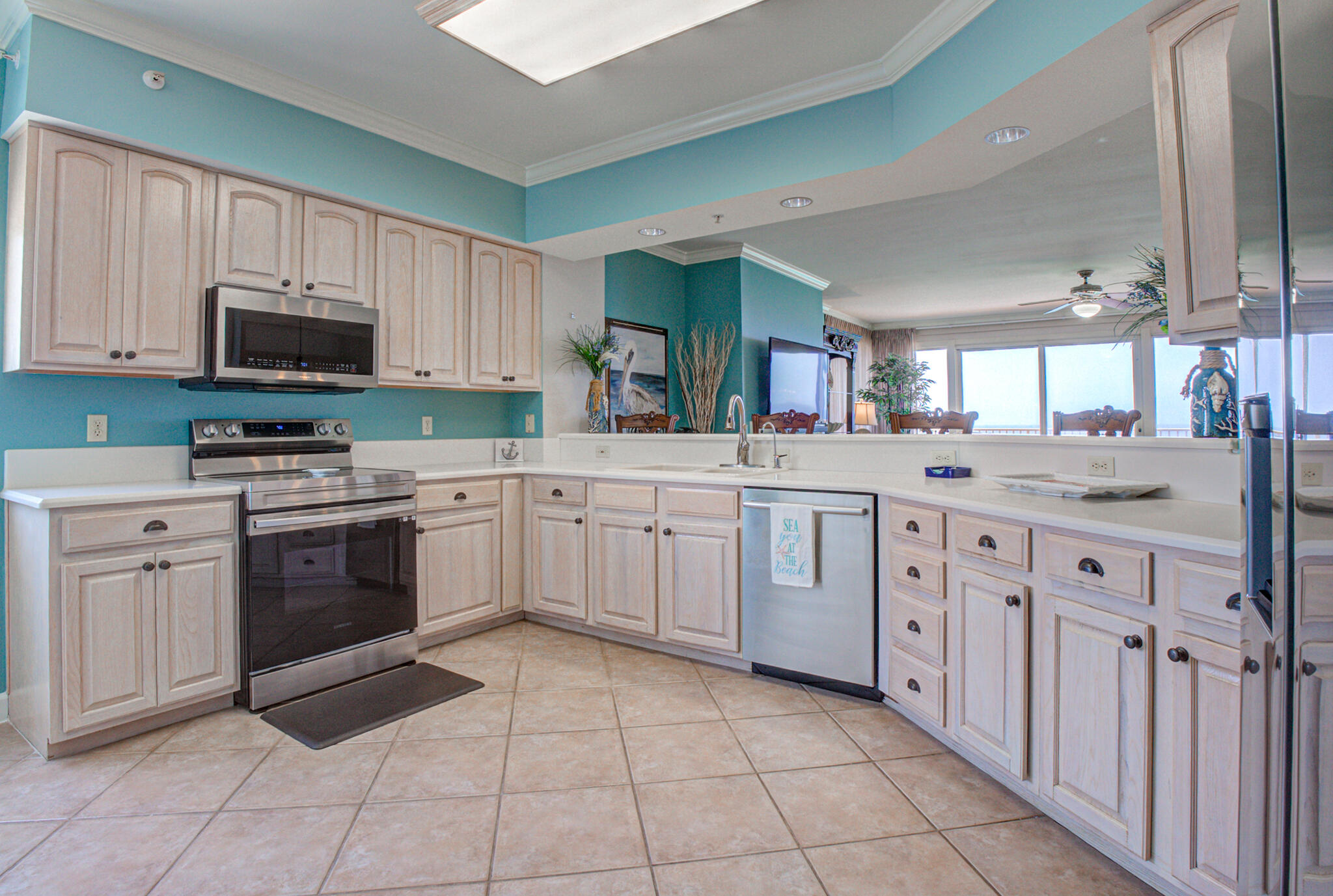 Grande Surf Club Condo - Residential