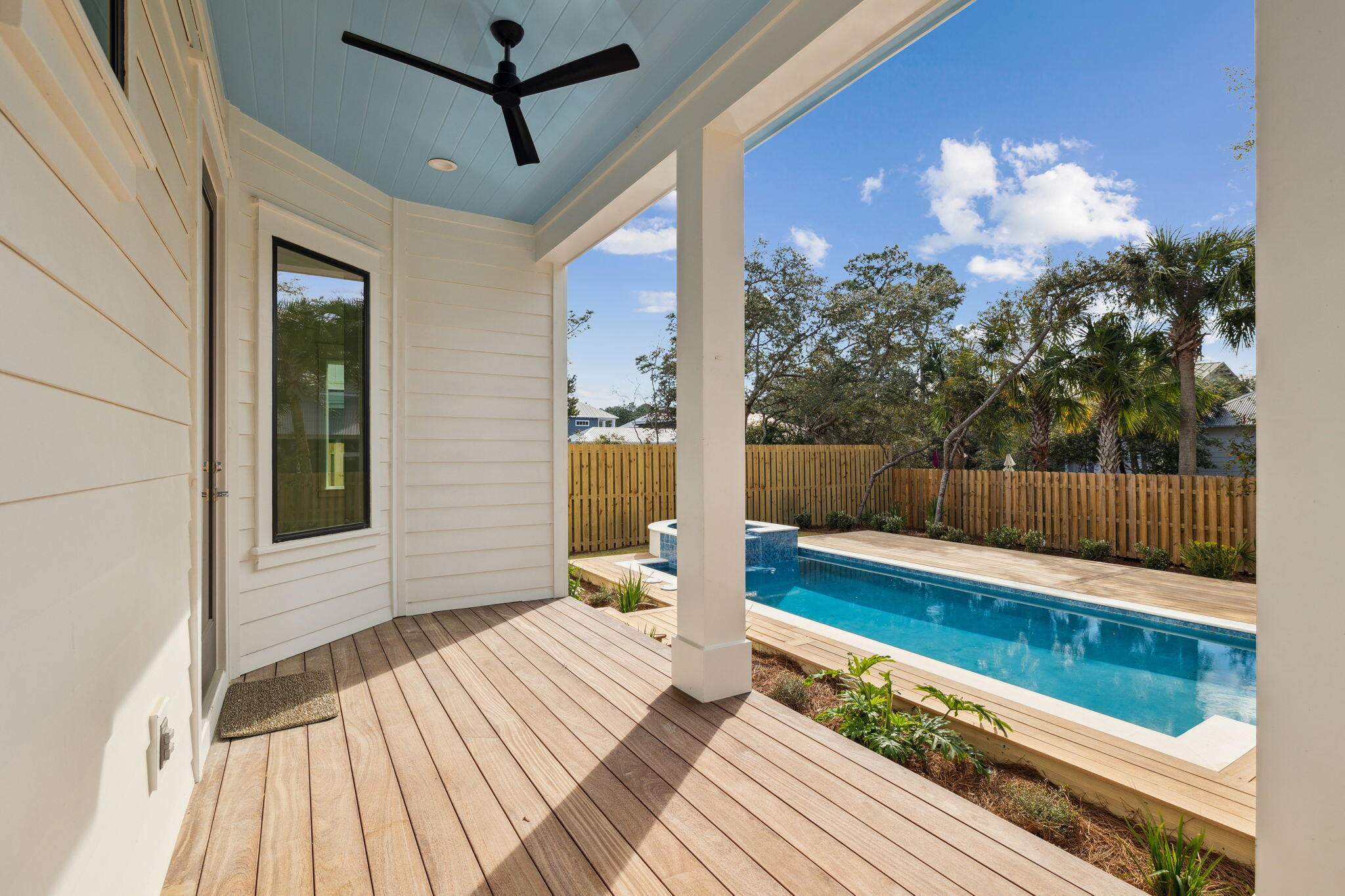 GULF SHORE MANOR - Residential