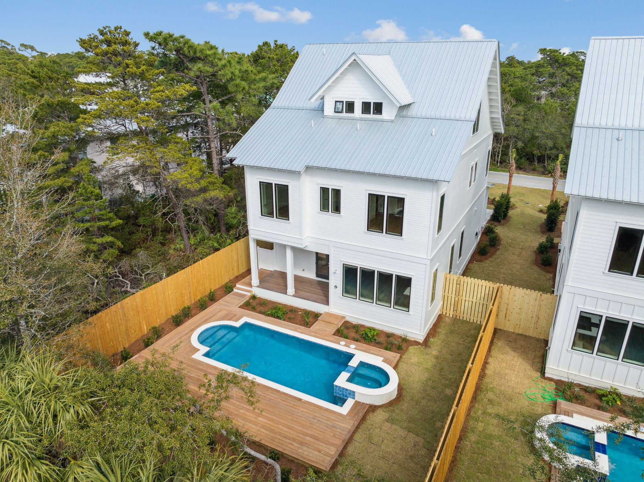 GULF SHORE MANOR - Residential
