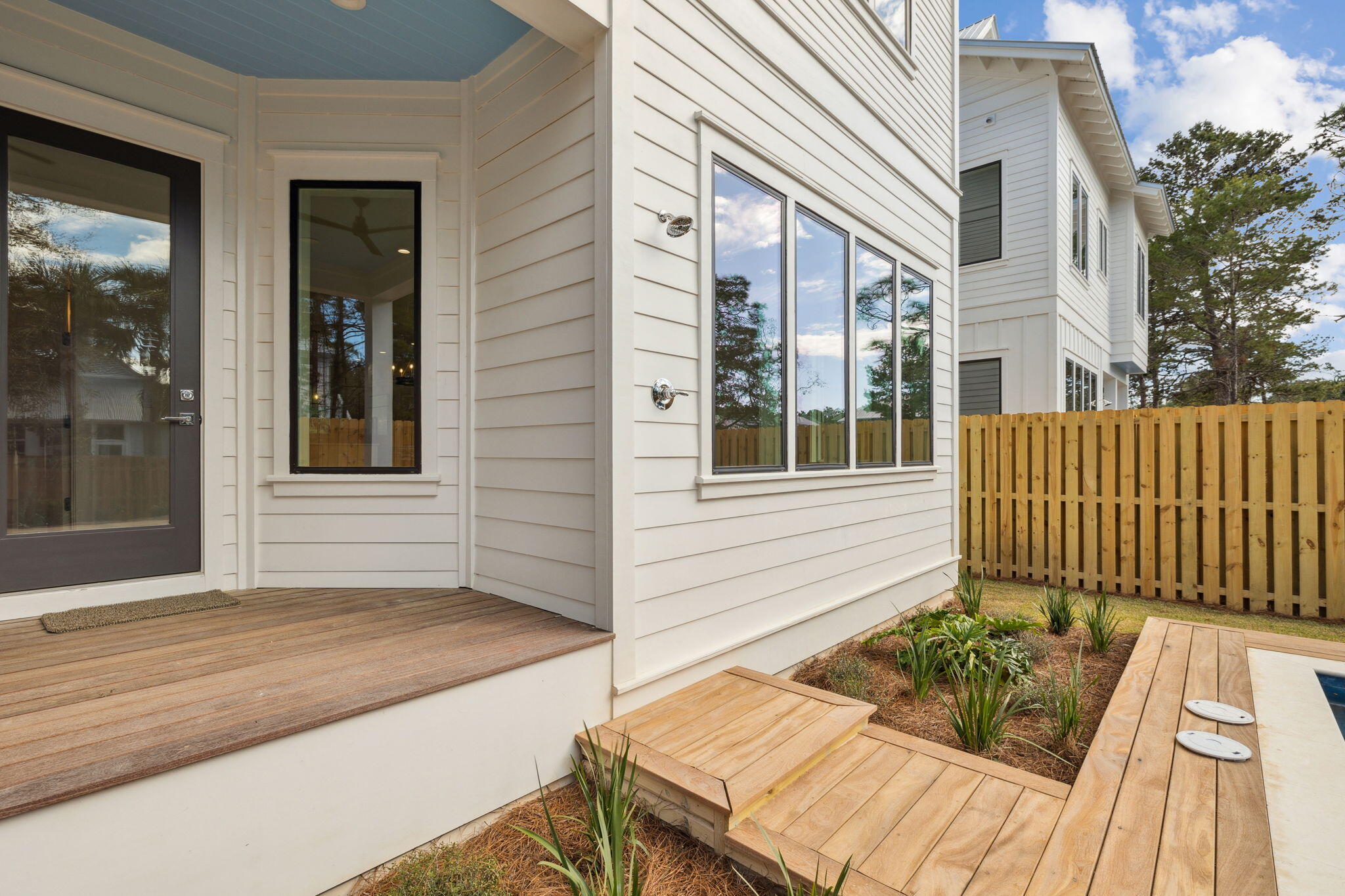 GULF SHORE MANOR - Residential