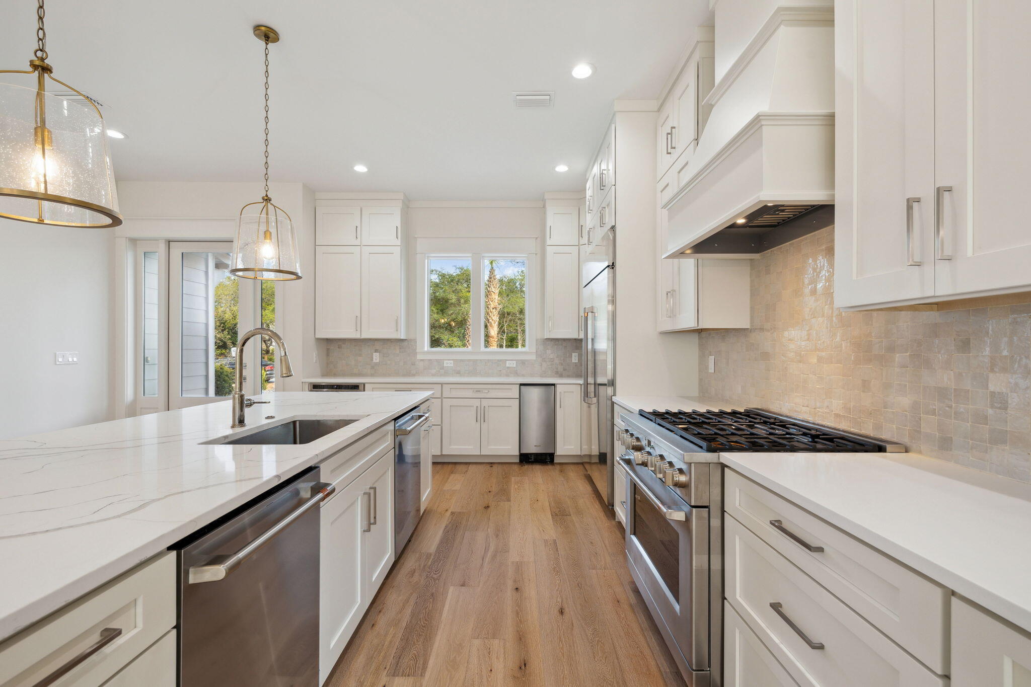 GULF SHORE MANOR - Residential