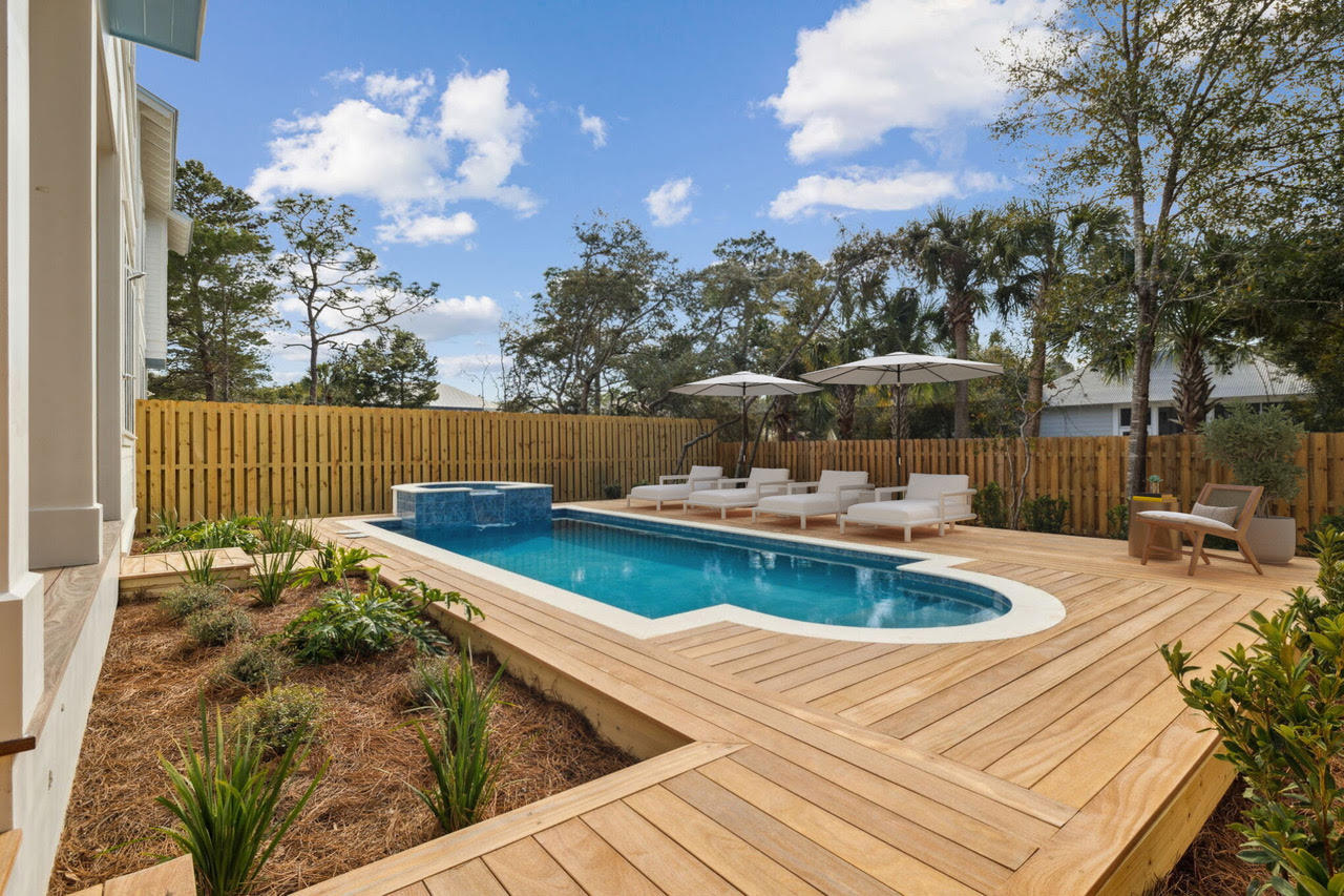 GULF SHORE MANOR - Residential