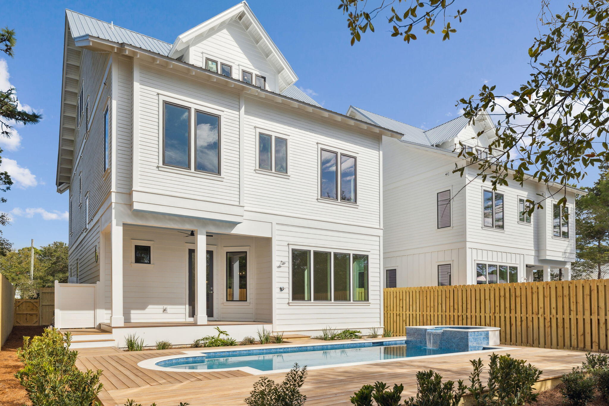 GULF SHORE MANOR - Residential