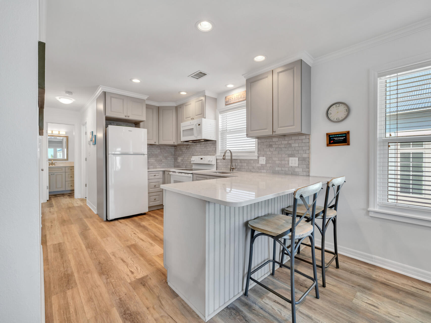 BEACHSIDE VILLAS CONDO - Residential